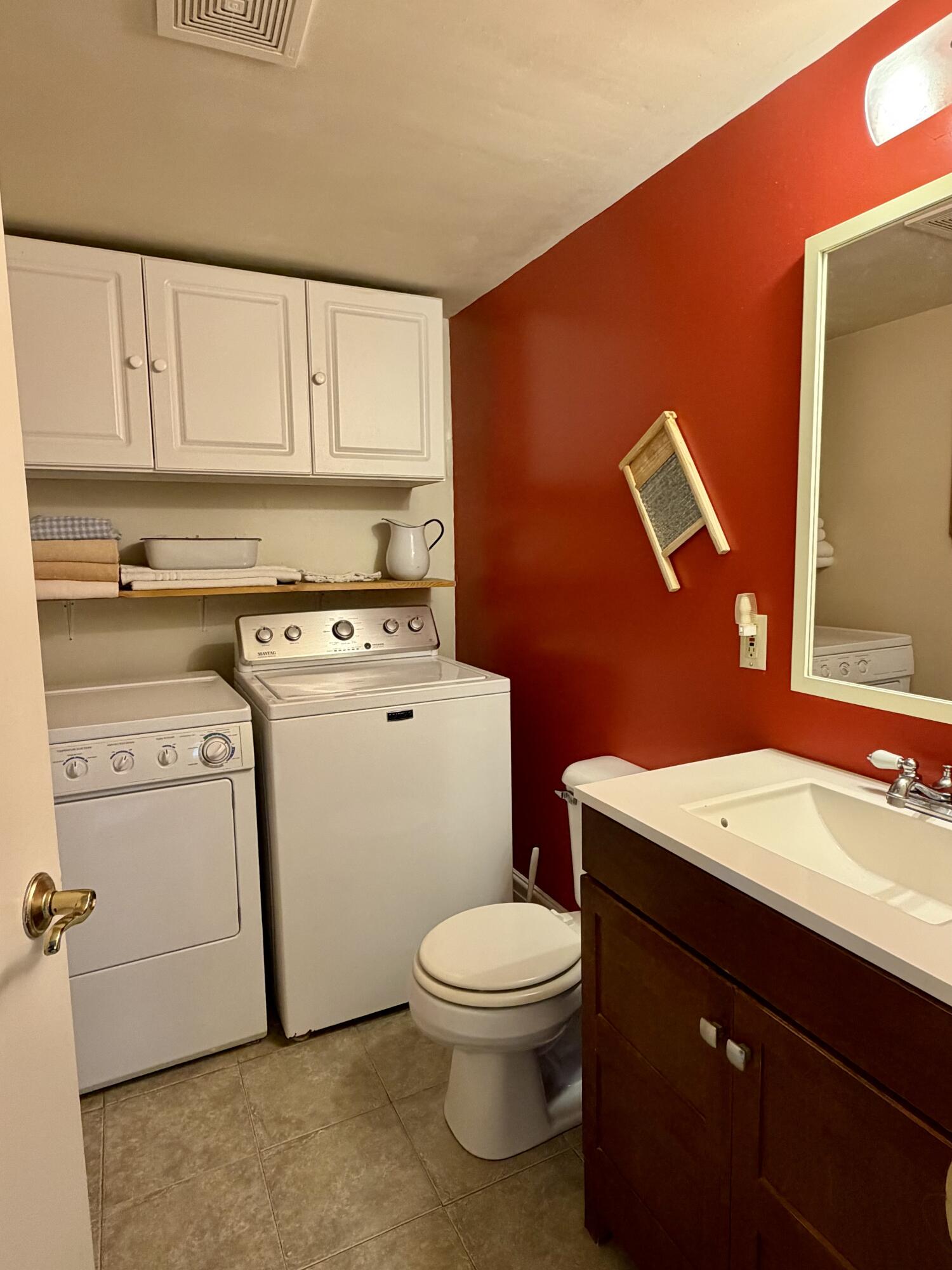 537 W Main Street Fennville MI 49408