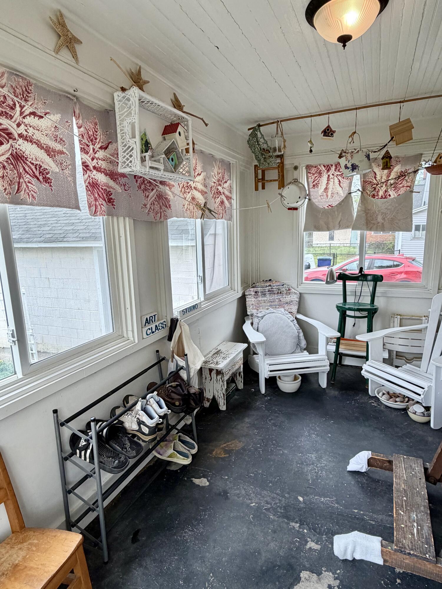 537 W Main Street Fennville MI 49408