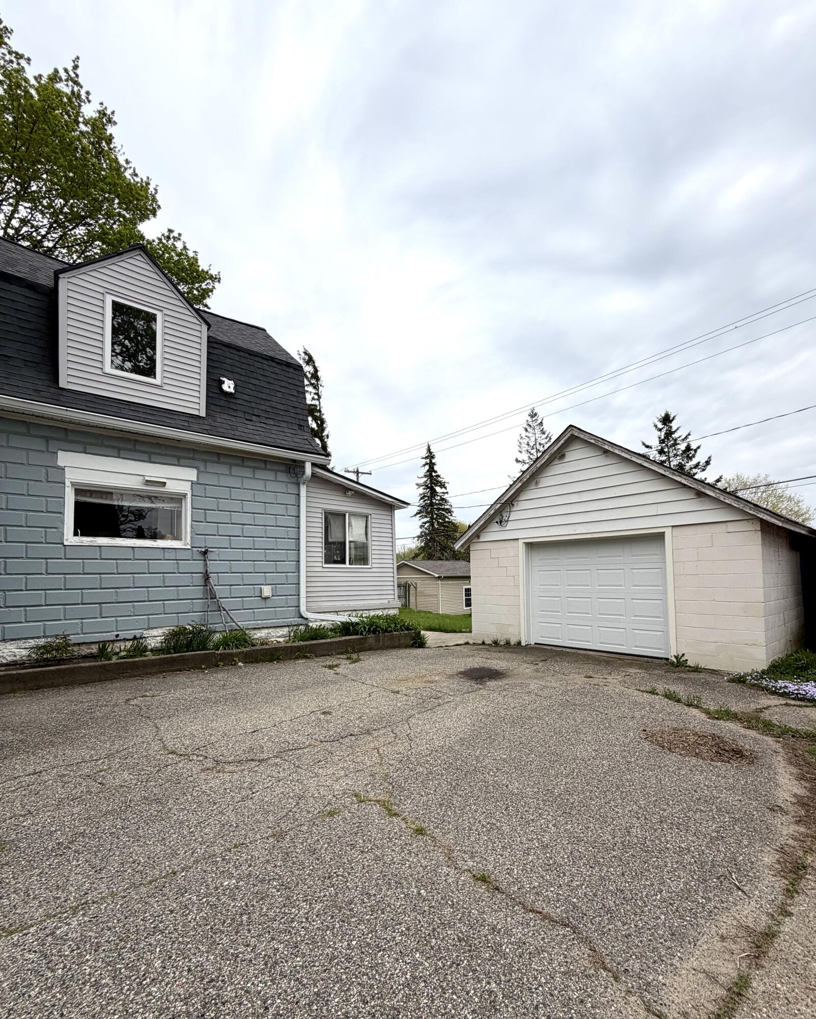 537 W Main Street Fennville MI 49408