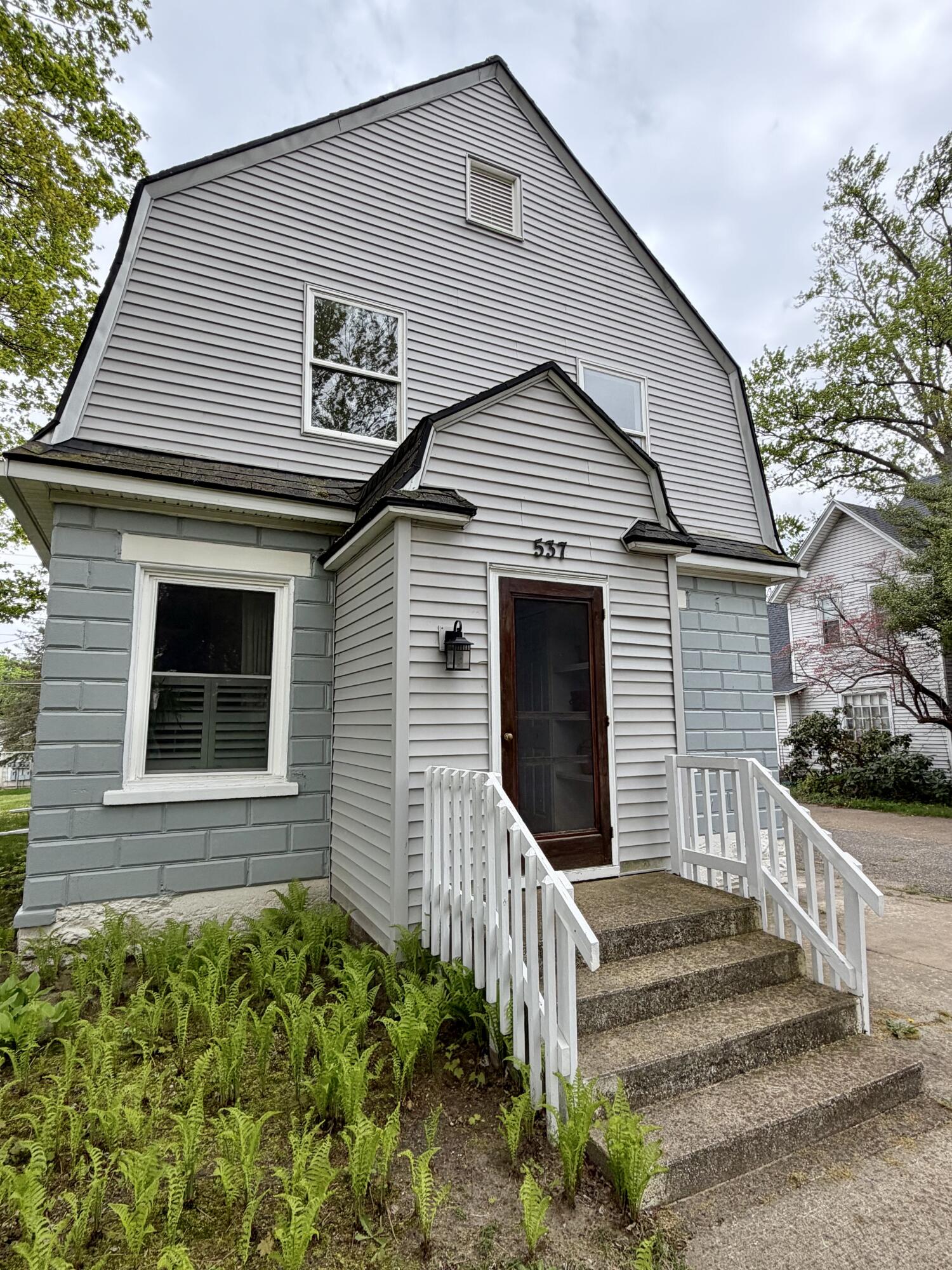 537 W Main Street Fennville MI 49408