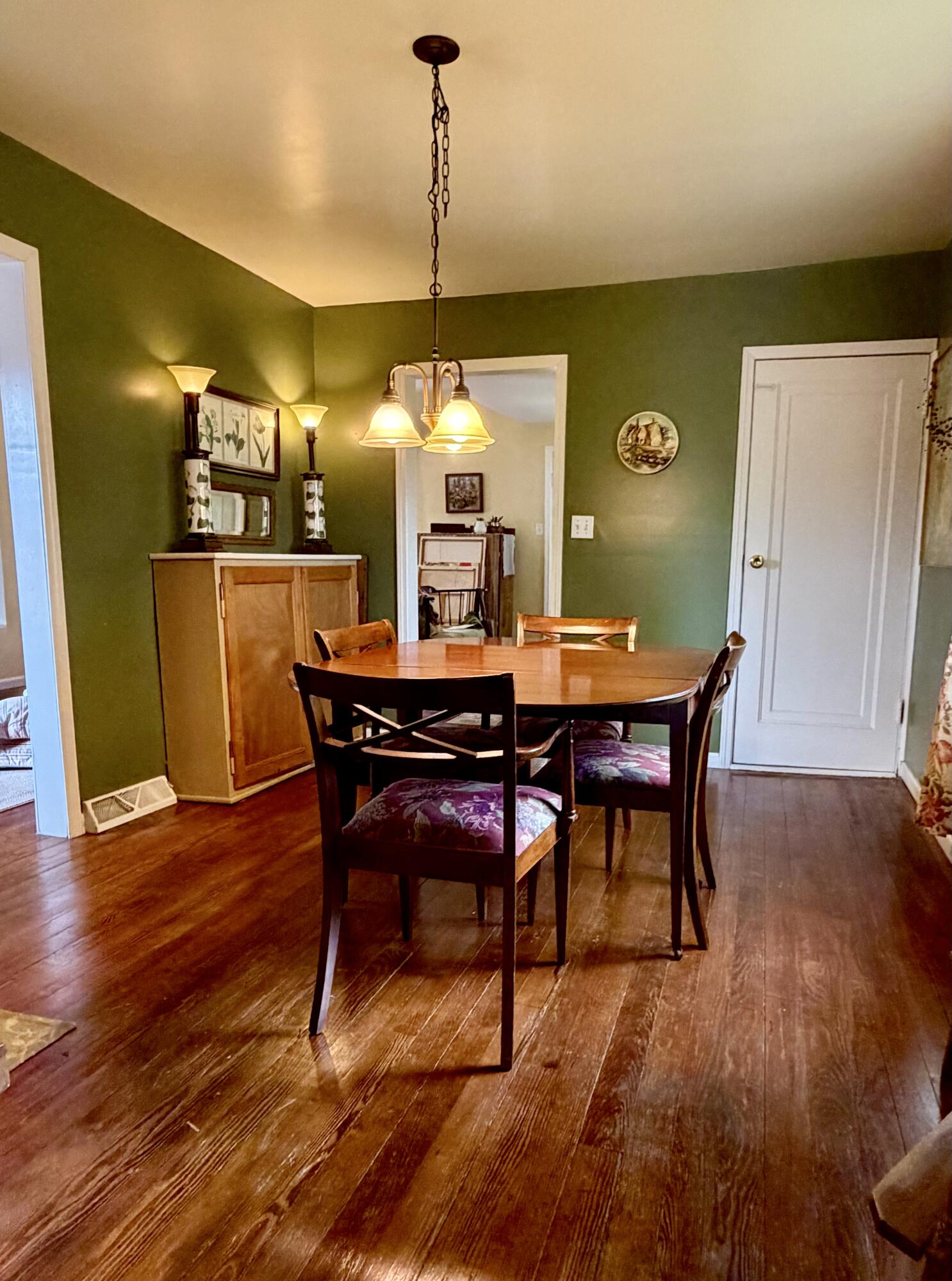 537 W Main Street Fennville MI 49408