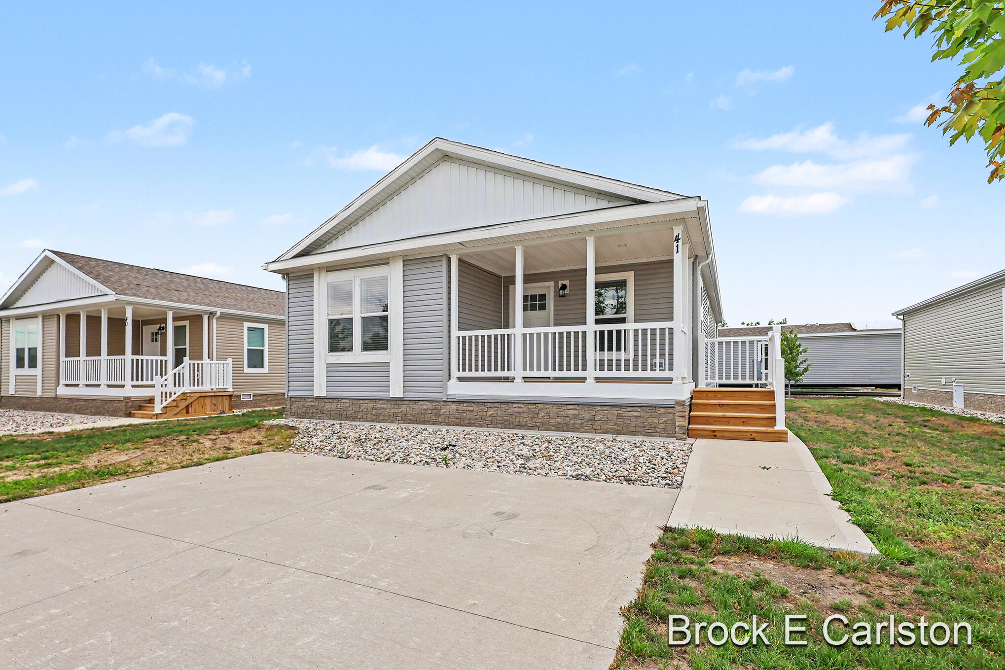 1283 E Ellis Road Norton Shores MI 49441