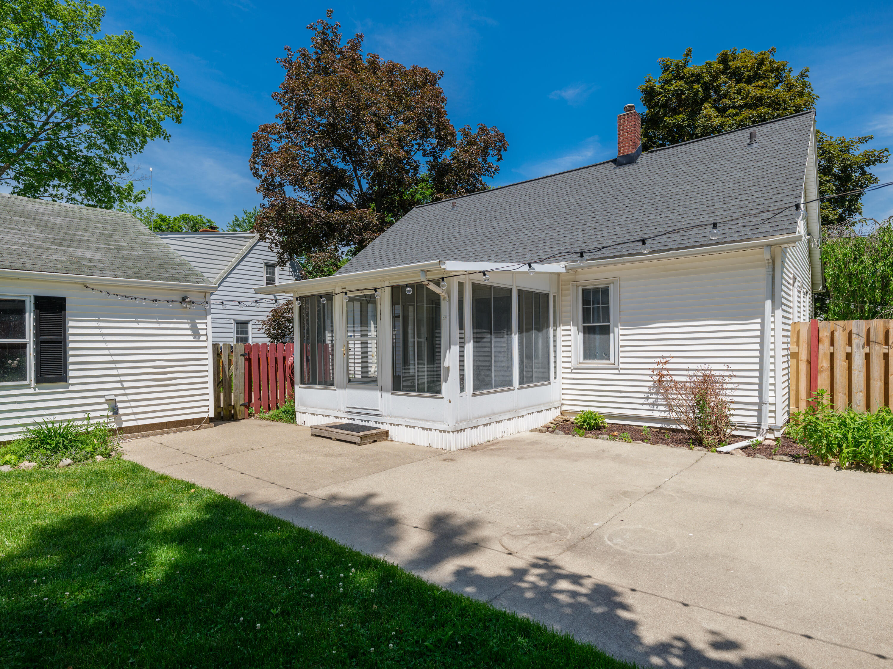 1322 Homecrest Avenue Kalamazoo MI 49001