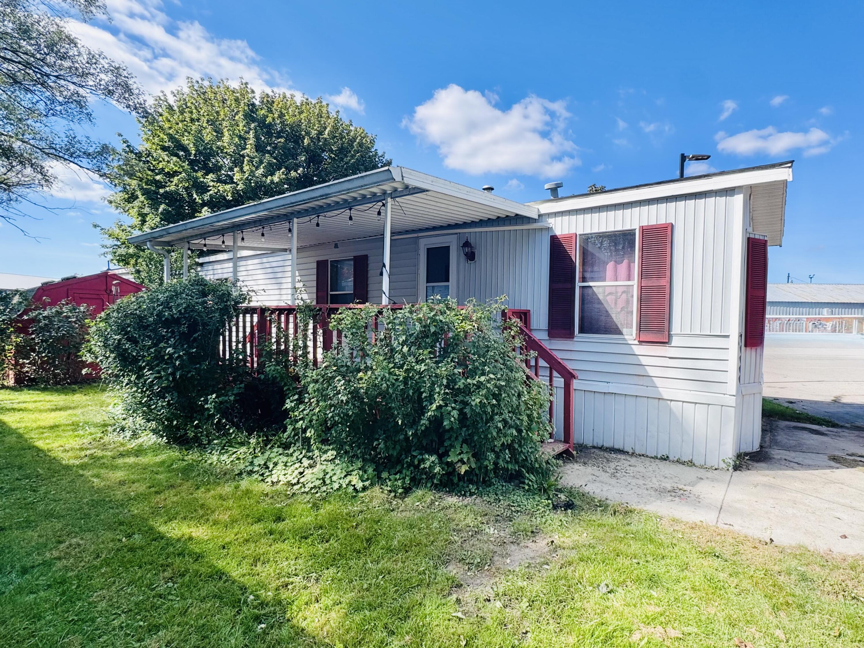 58 S Green Meadows Street SE Grand Rapids MI 49548