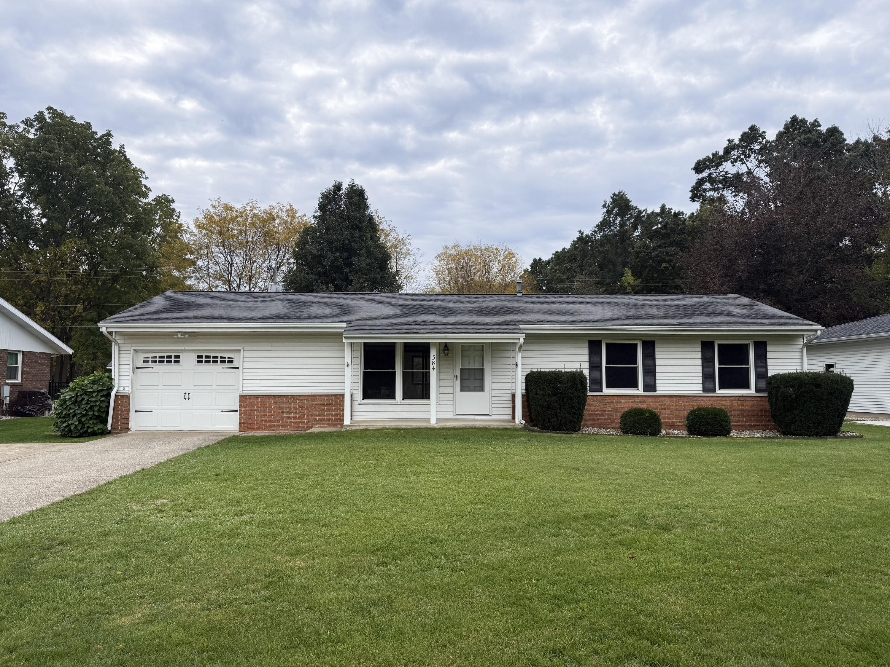384 Maple Street Coloma MI 49038