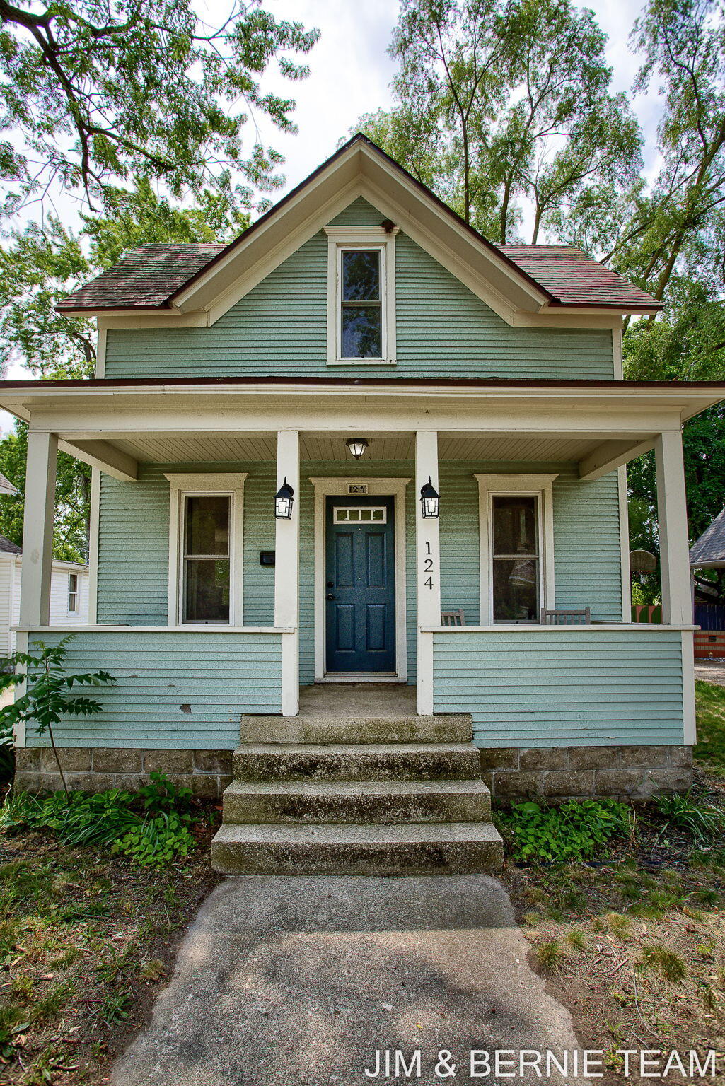 124 E 17th Street Holland MI 49423