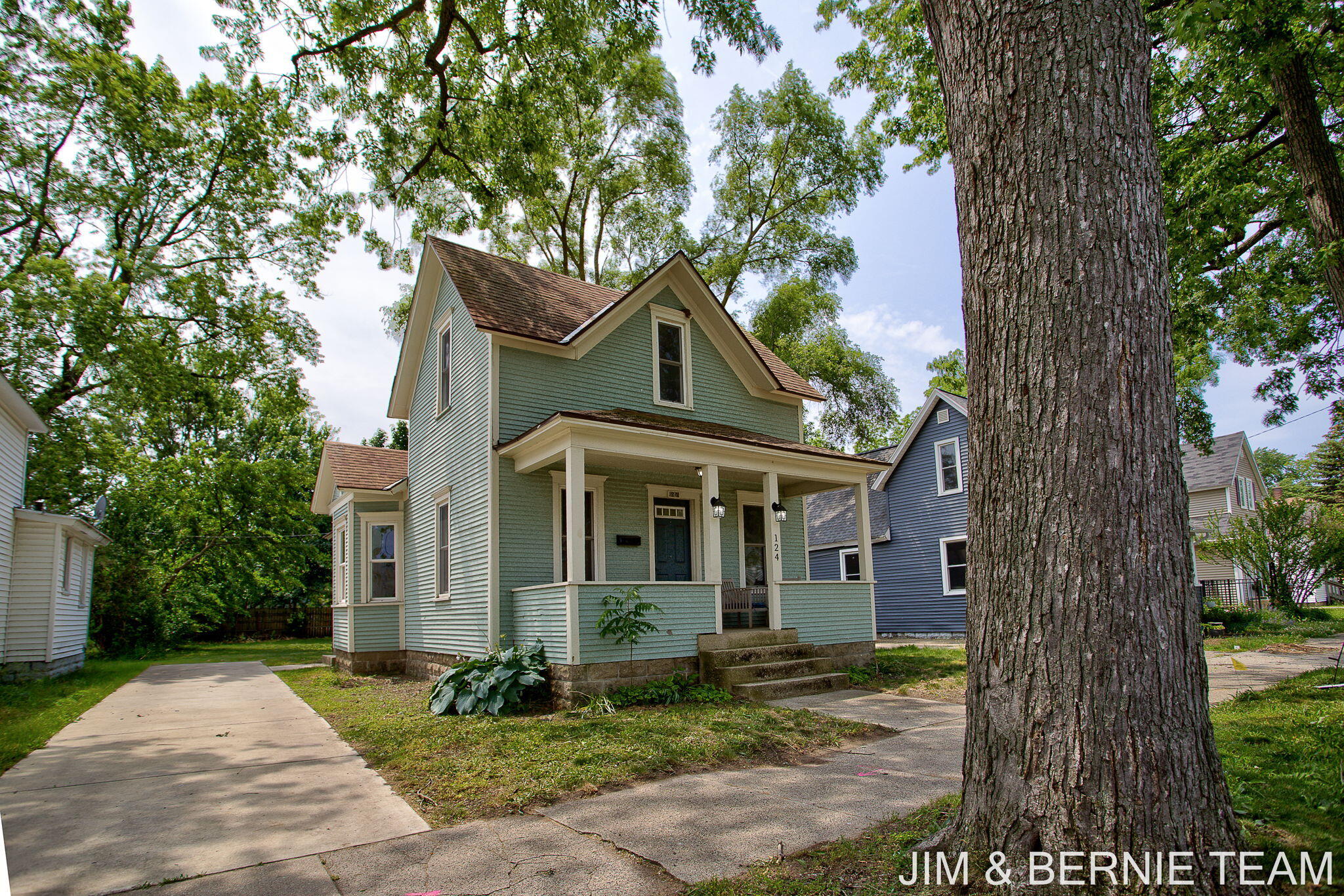 124 E 17th Street Holland MI 49423
