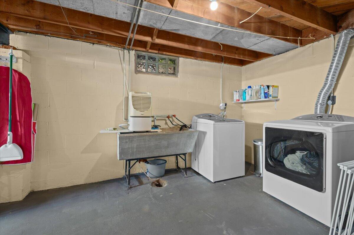 2926 Cheney Avenue NE Grand Rapids MI 49505