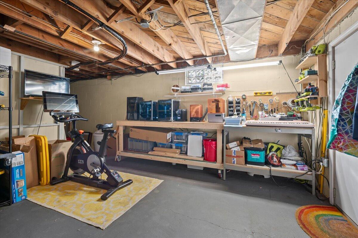 2926 Cheney Avenue NE Grand Rapids MI 49505