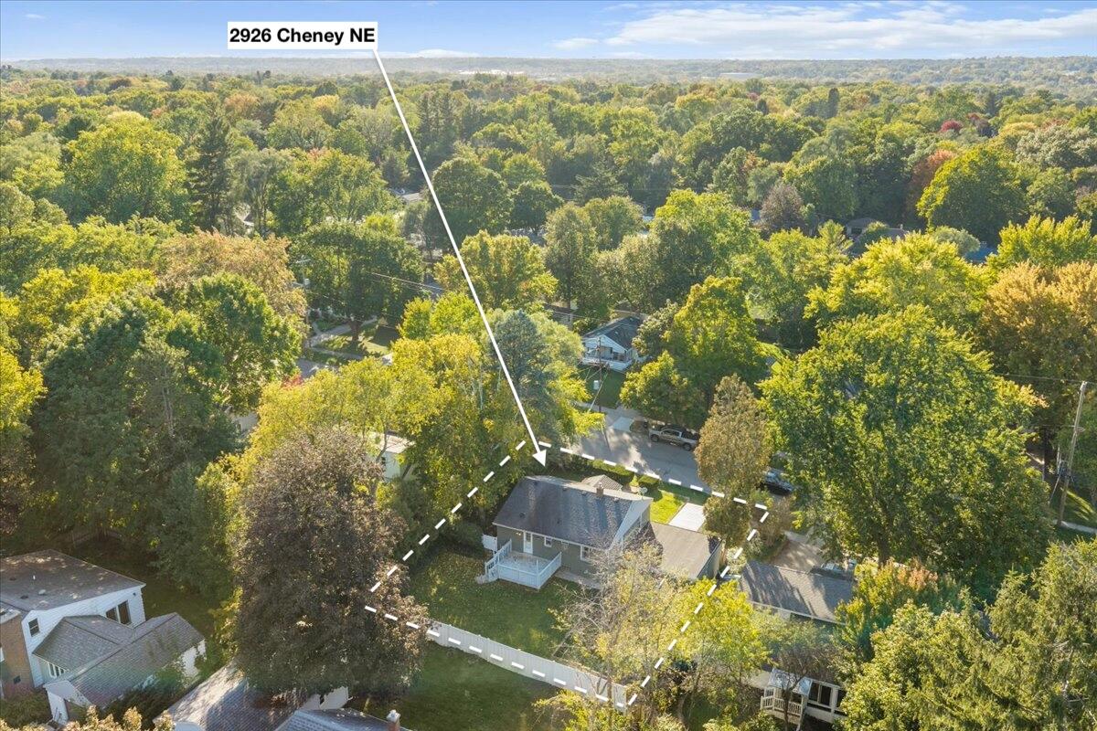 2926 Cheney Avenue NE Grand Rapids MI 49505