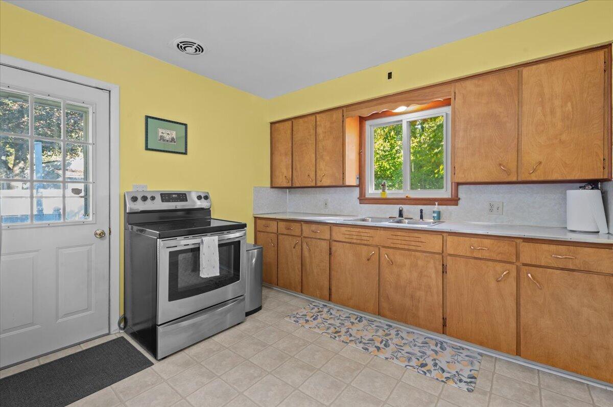 2926 Cheney Avenue NE Grand Rapids MI 49505