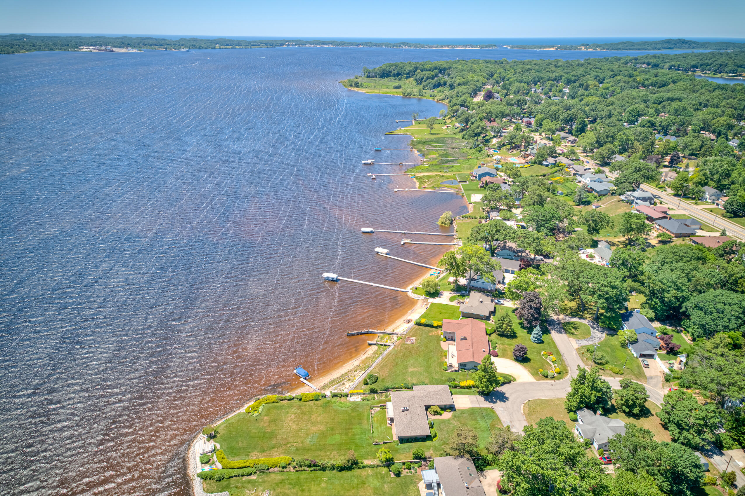 909 Tostenabe Muskegon MI 49445