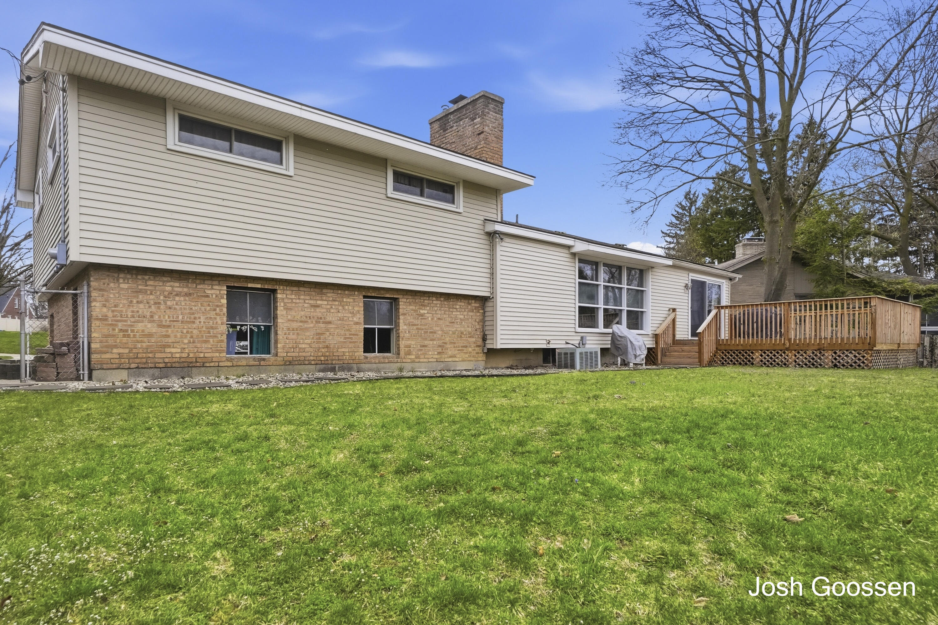 2335 Sinclair Avenue NE Grand Rapids MI 49505