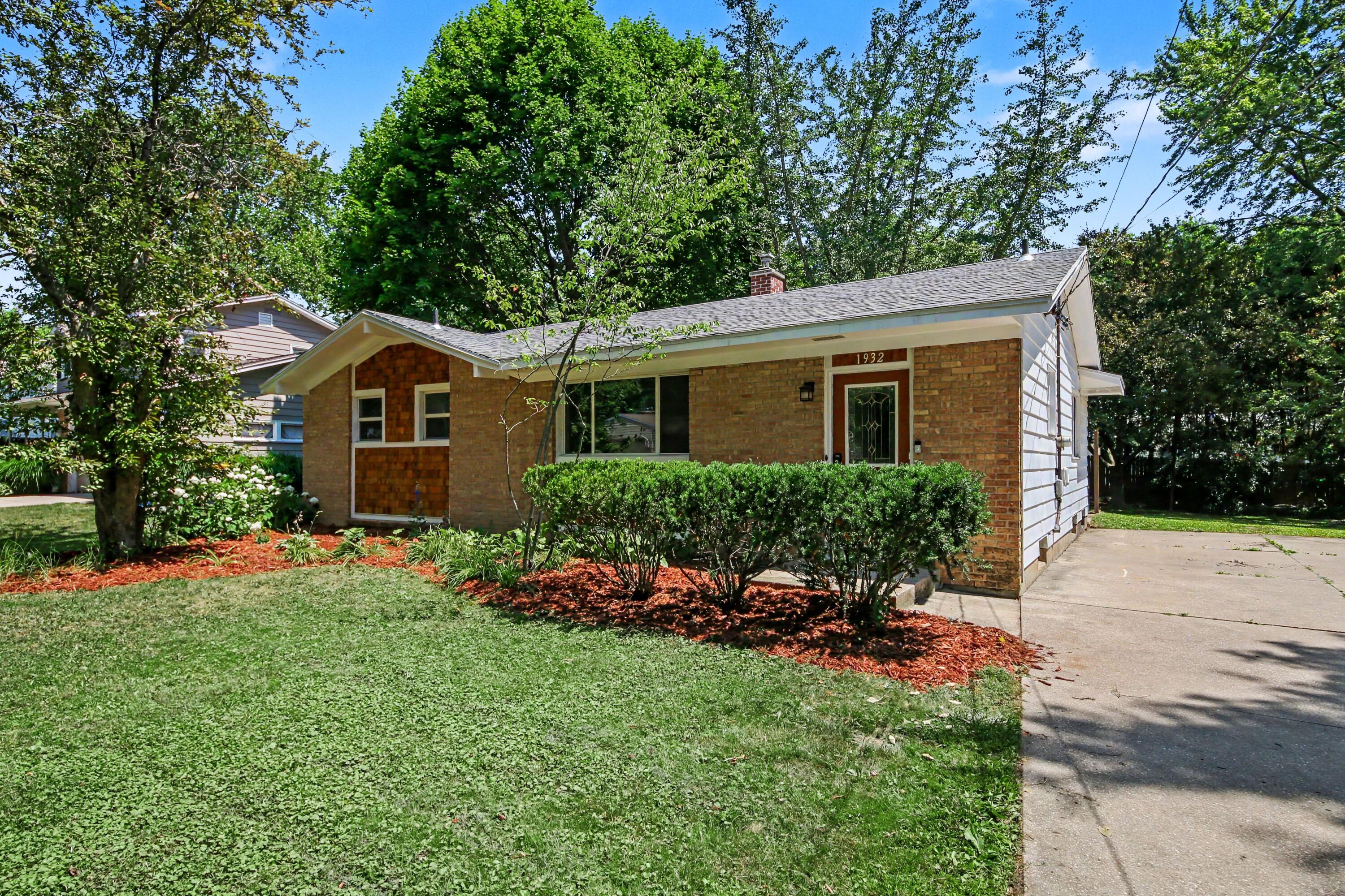 1932 Ridgemoor Drive SE Grand Rapids MI 49506