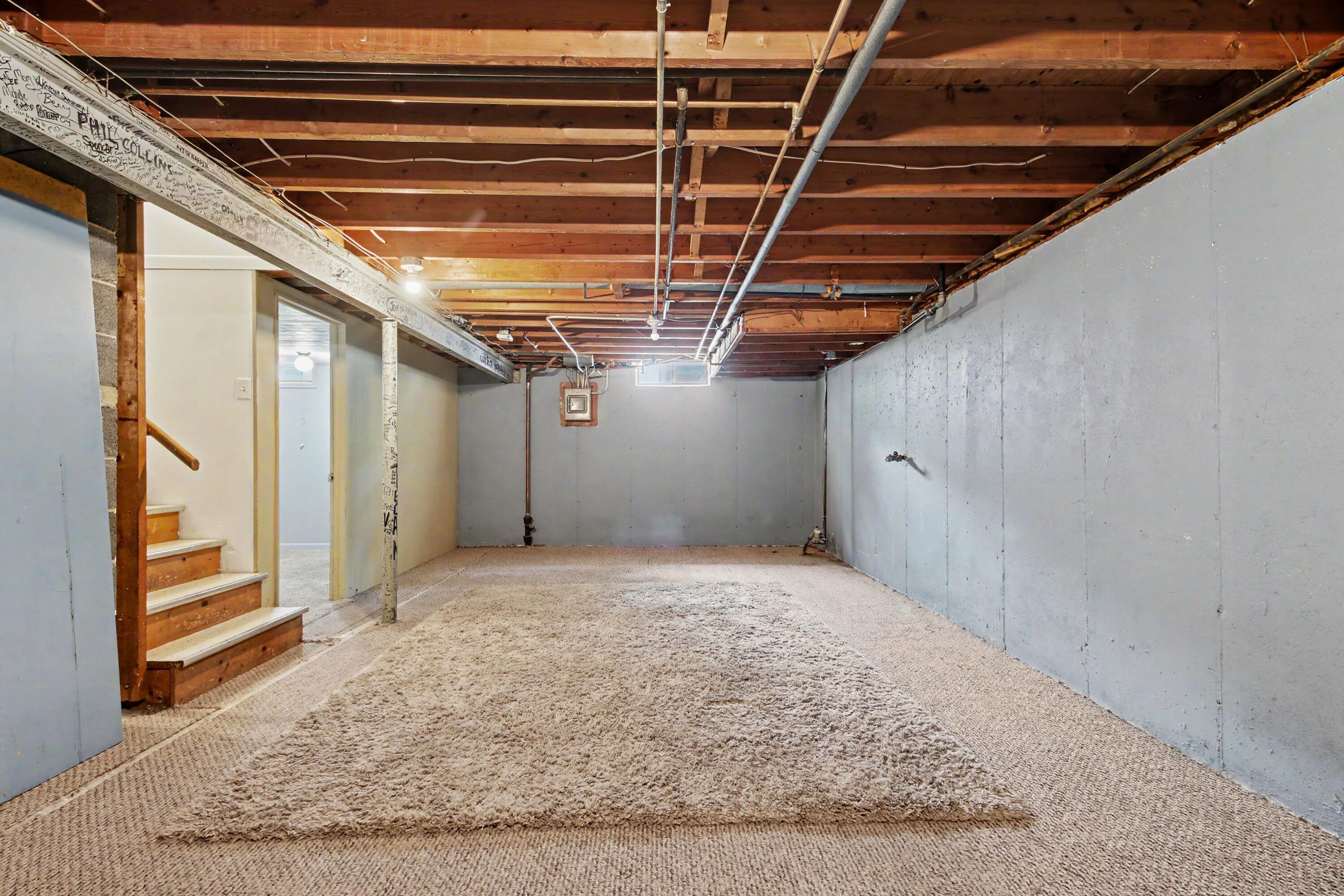 1932 Ridgemoor Drive SE Grand Rapids MI 49506