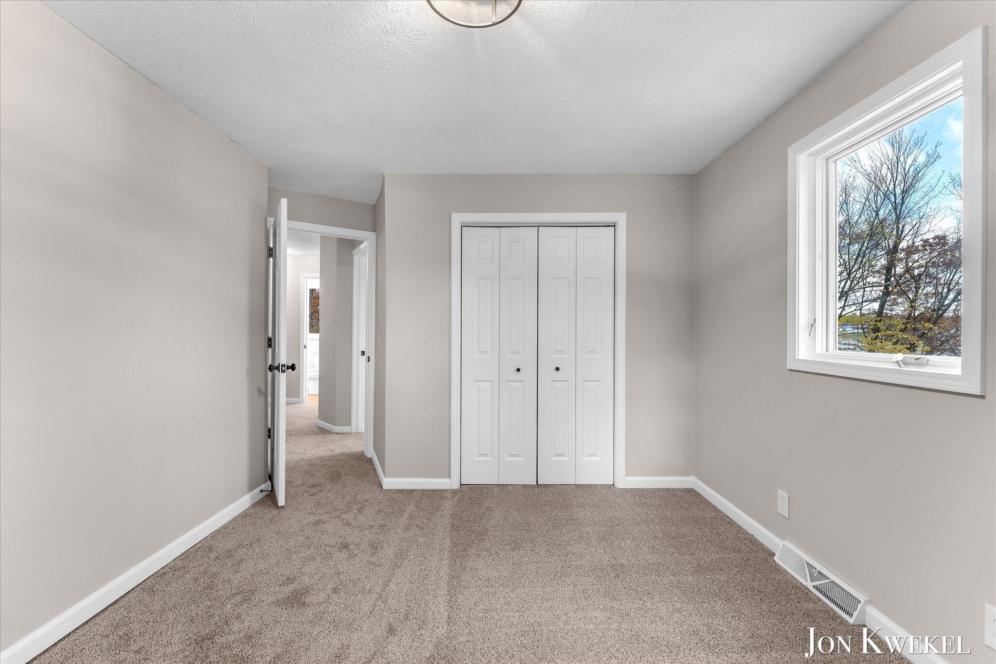 2687 Dunnigan Avenue NE Grand Rapids MI 49525