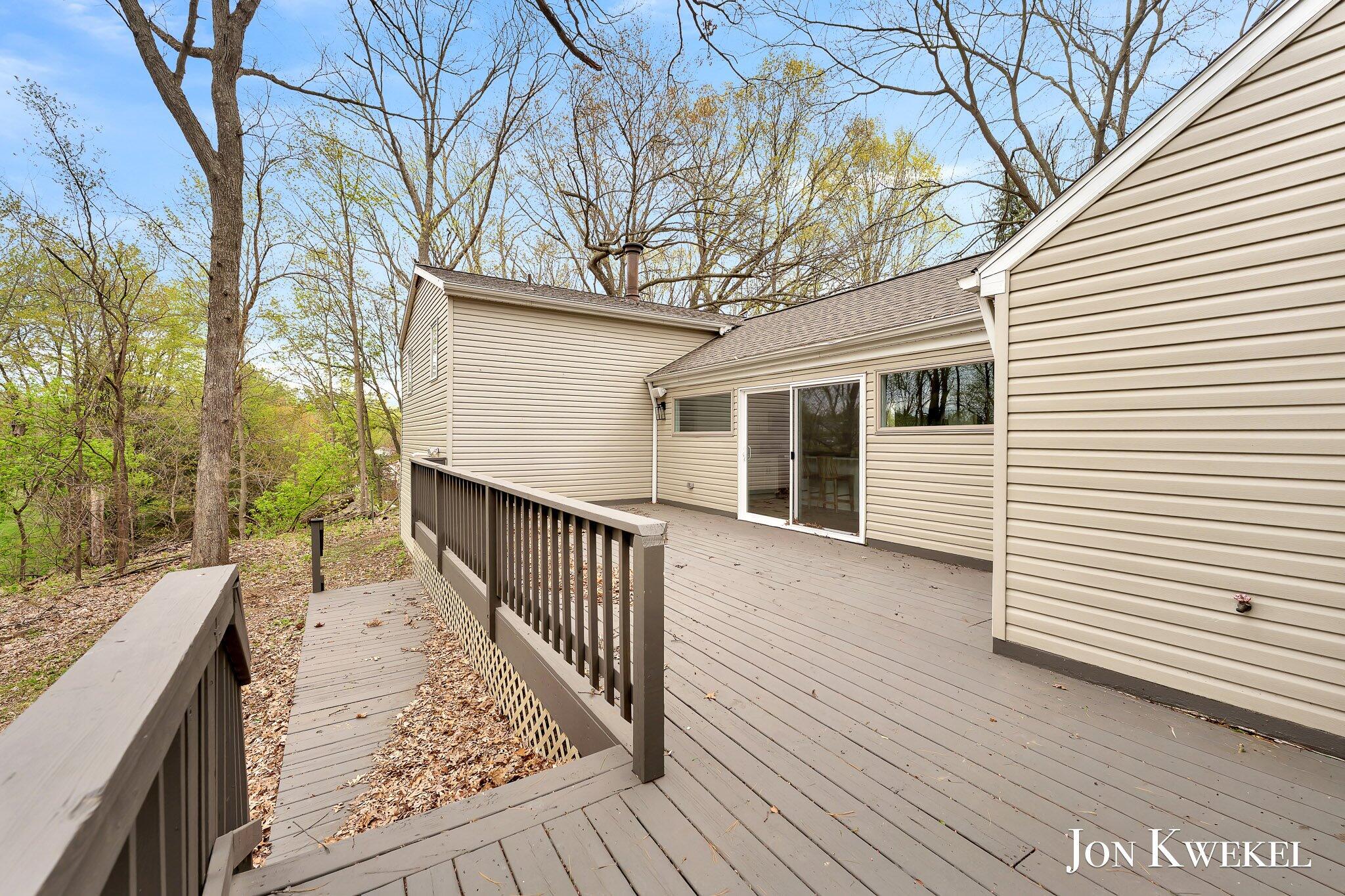 2687 Dunnigan Avenue NE Grand Rapids MI 49525