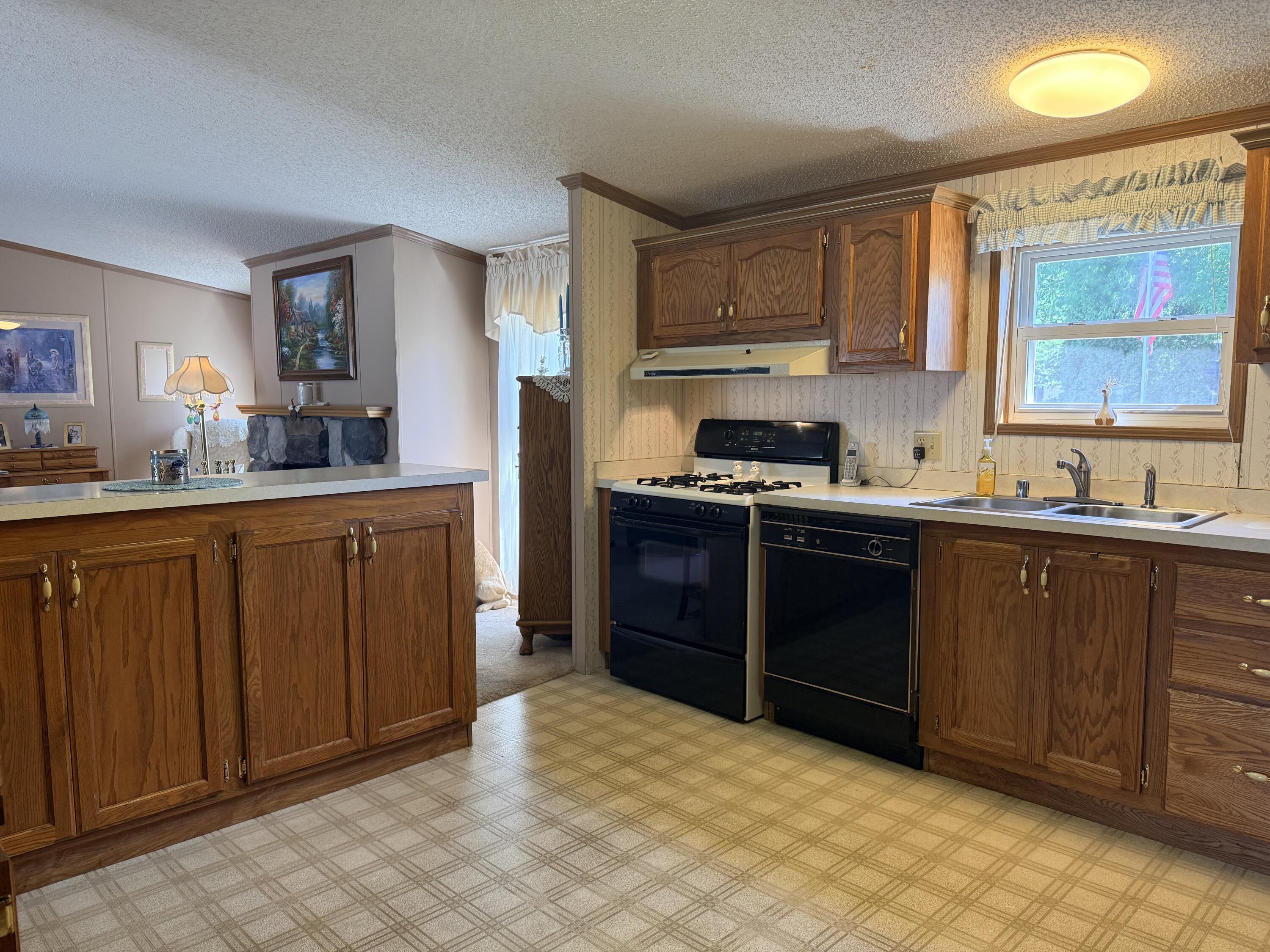 1990 Ironwood West Court Muskegon MI 49442