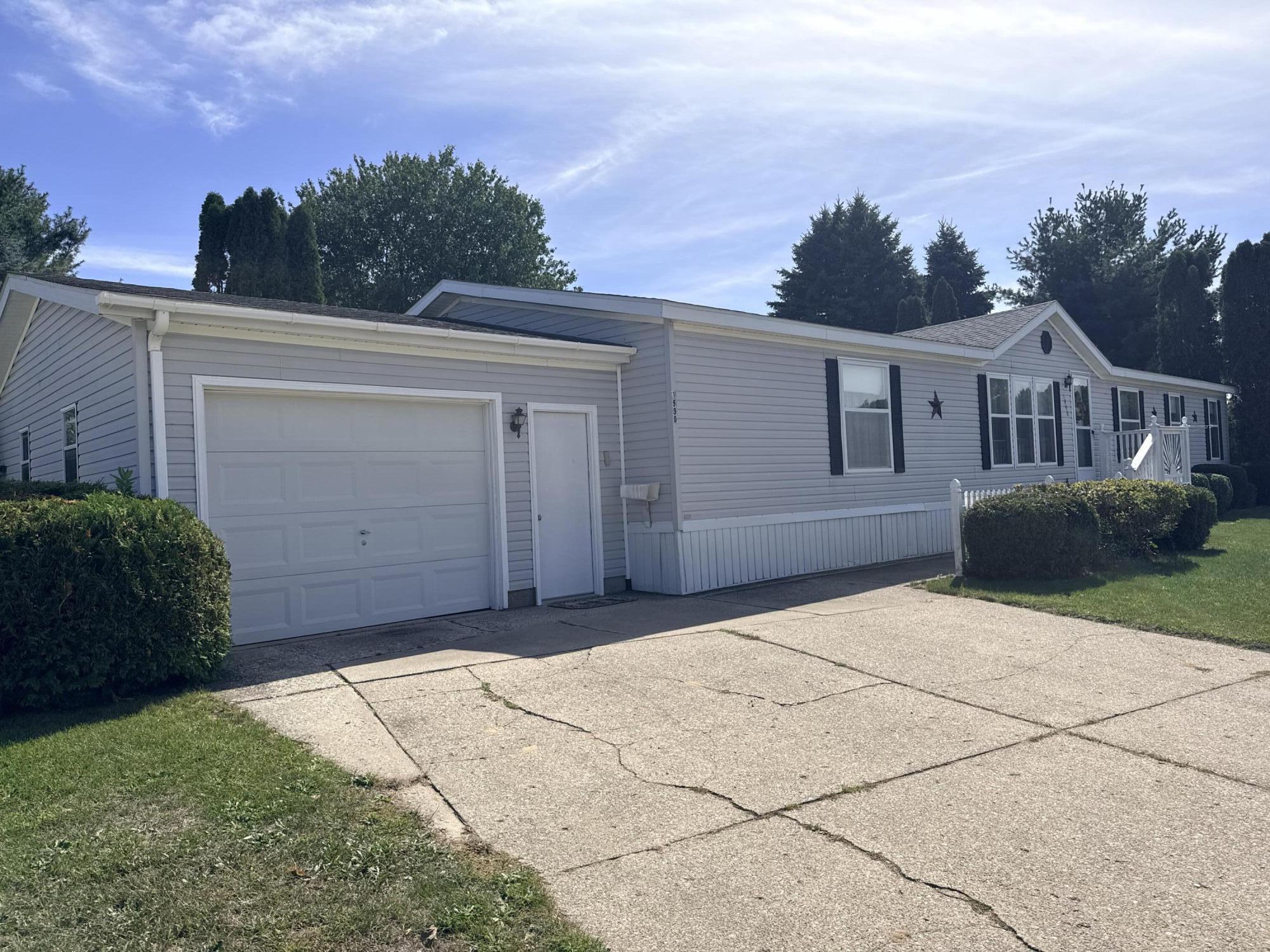 1990 Ironwood West Court Muskegon MI 49442