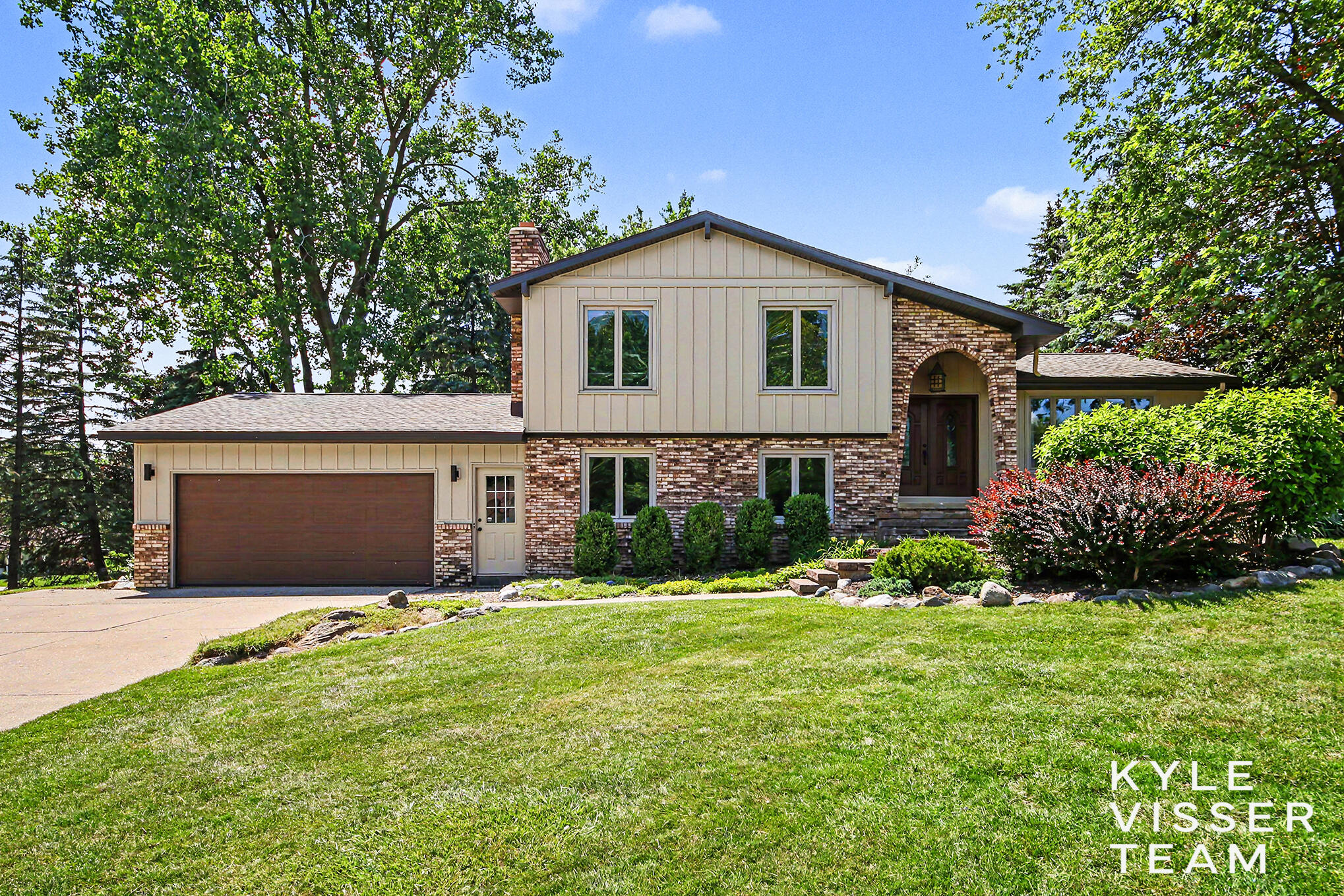 3305 Olderidge Drive NE Grand Rapids MI 49525