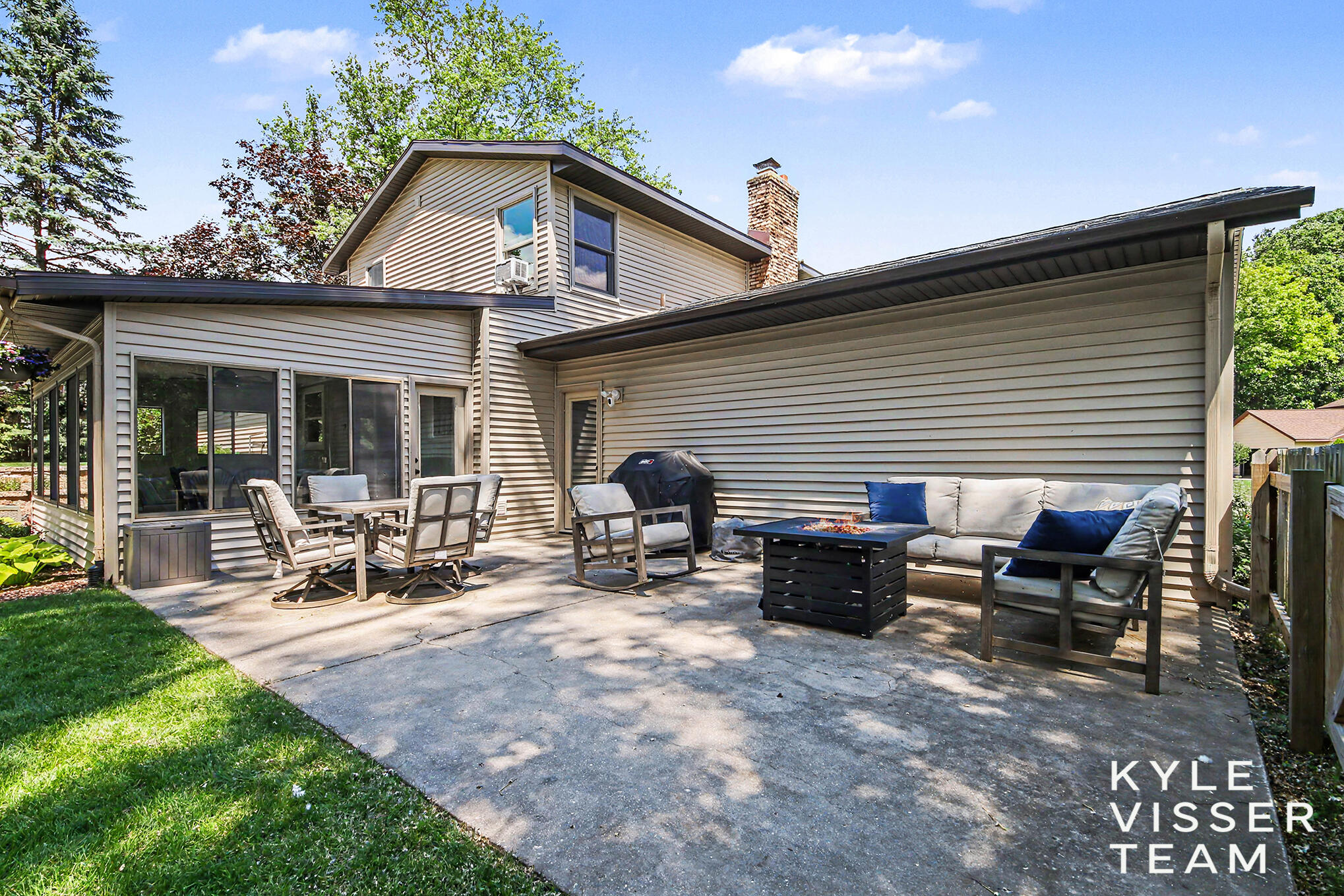 3305 Olderidge Drive NE Grand Rapids MI 49525