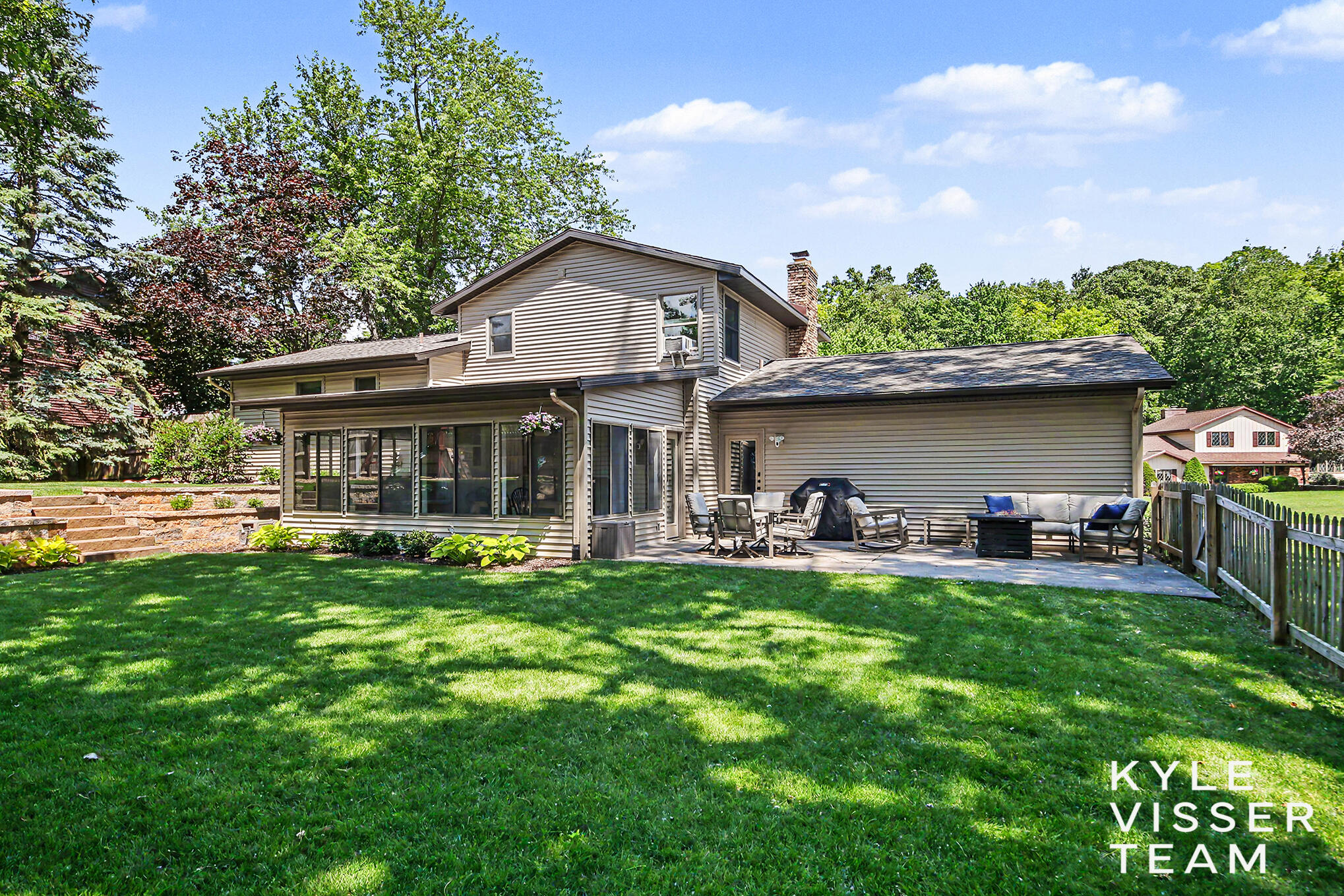 3305 Olderidge Drive NE Grand Rapids MI 49525