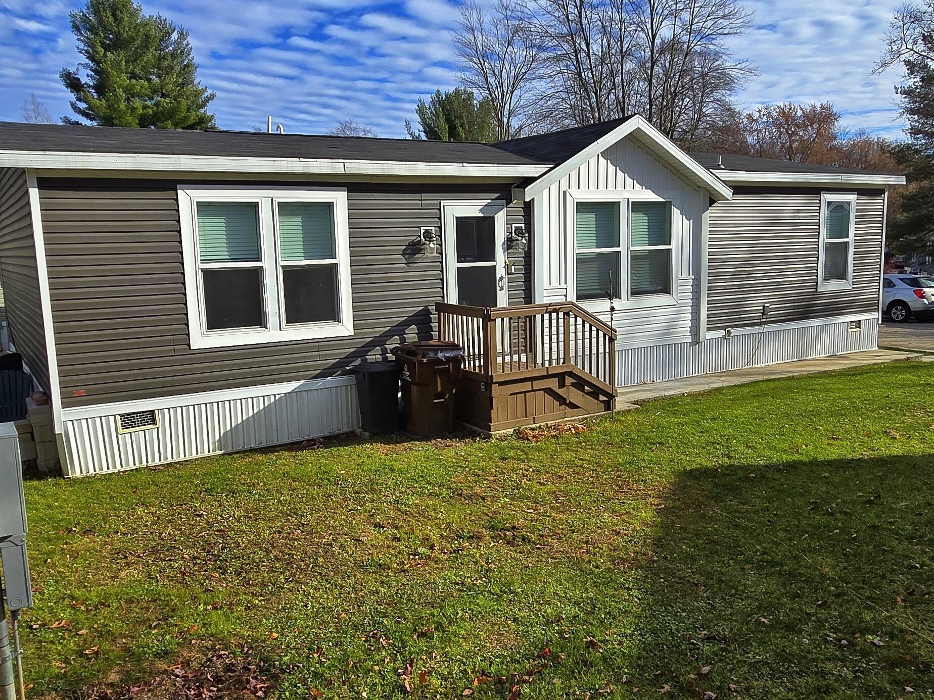 4419 Mosswood Drive NE Rockford MI 49341