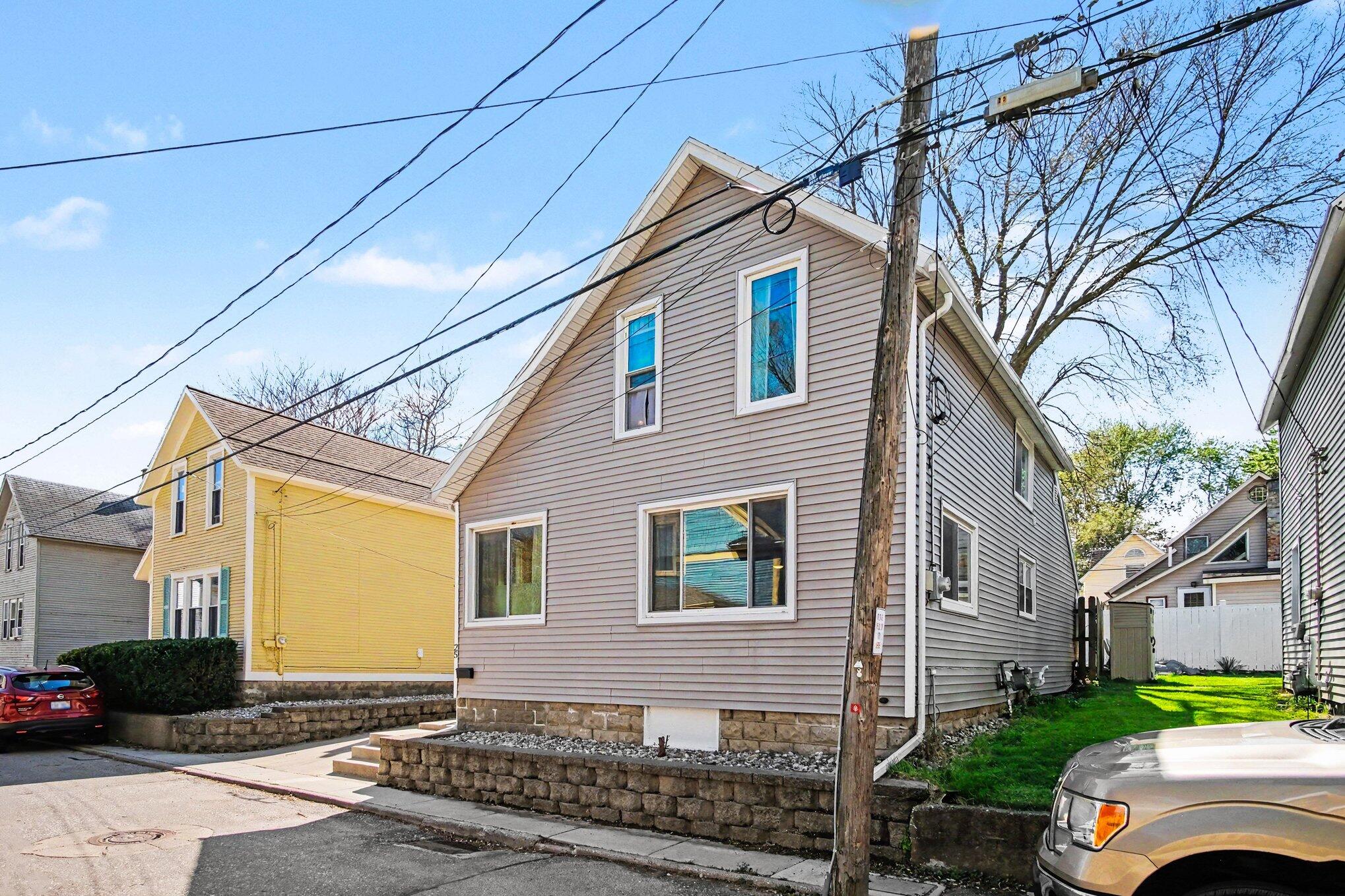 25 Mack Avenue NE Grand Rapids MI 49503
