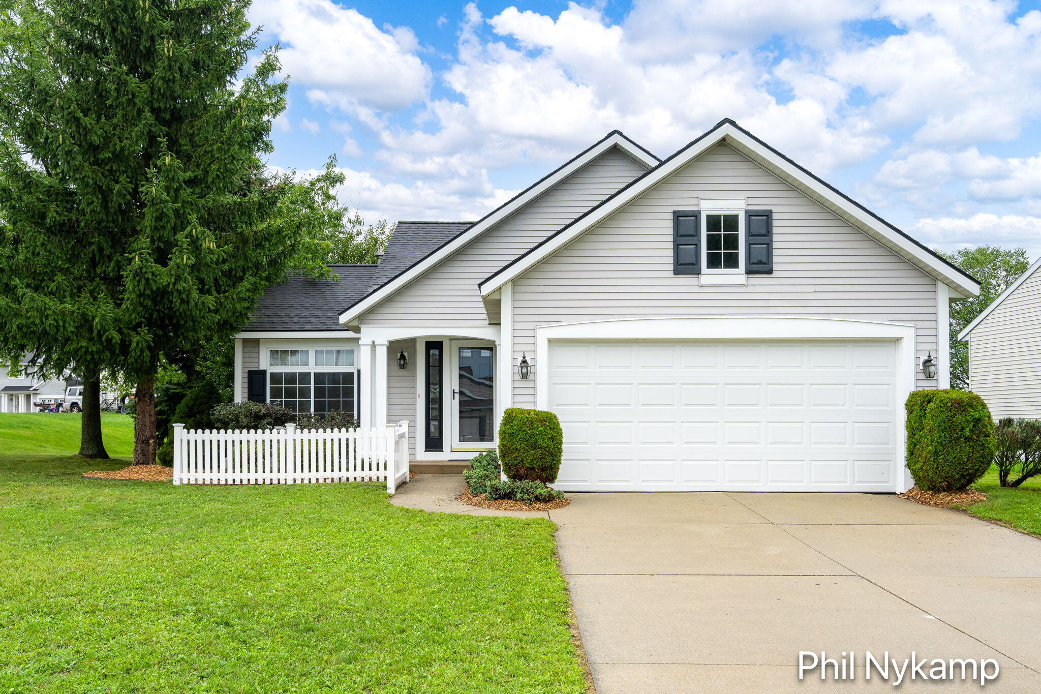 3431 Clear View Drive Holland MI 49424