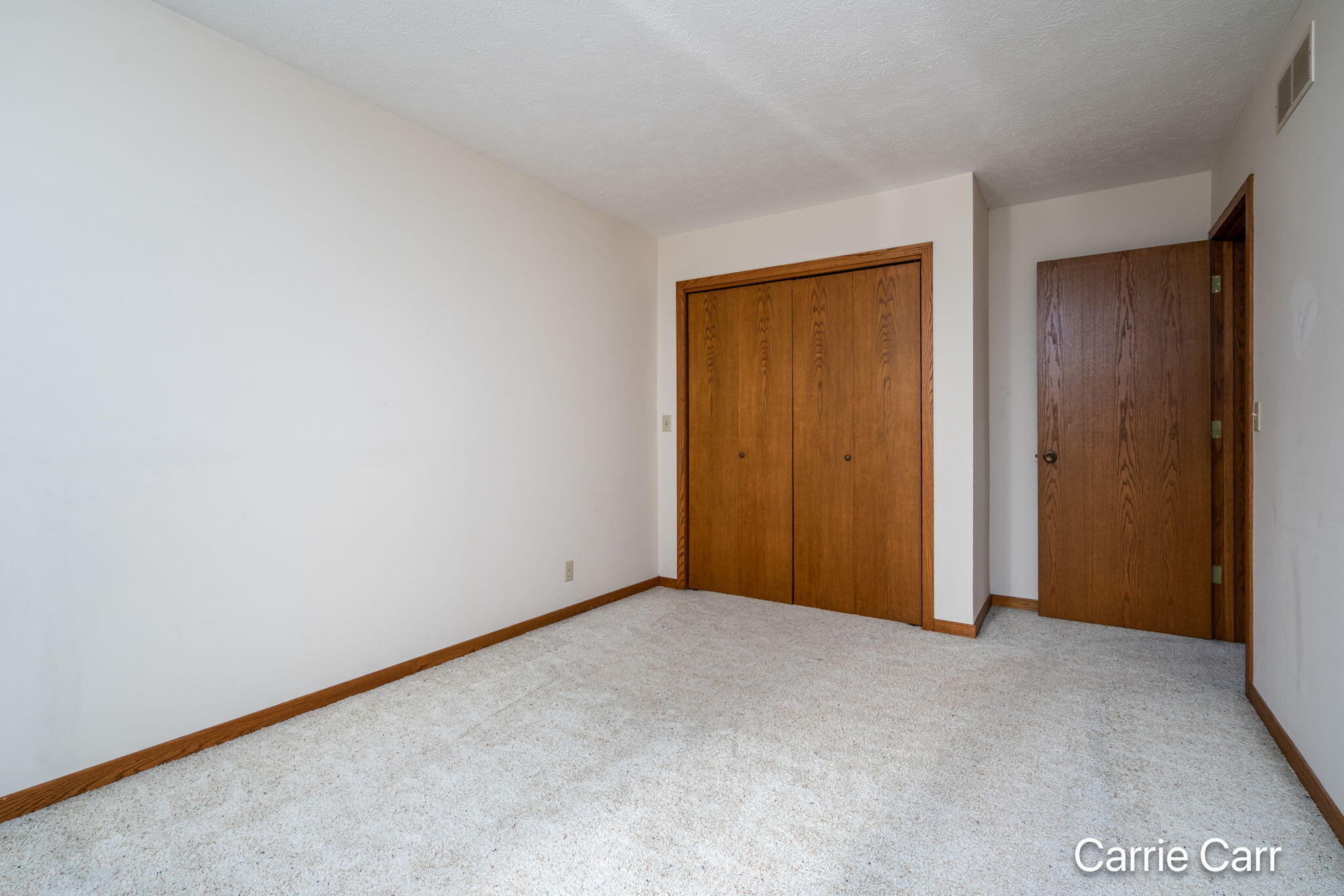 2421 N Idlewood Holland MI 49424