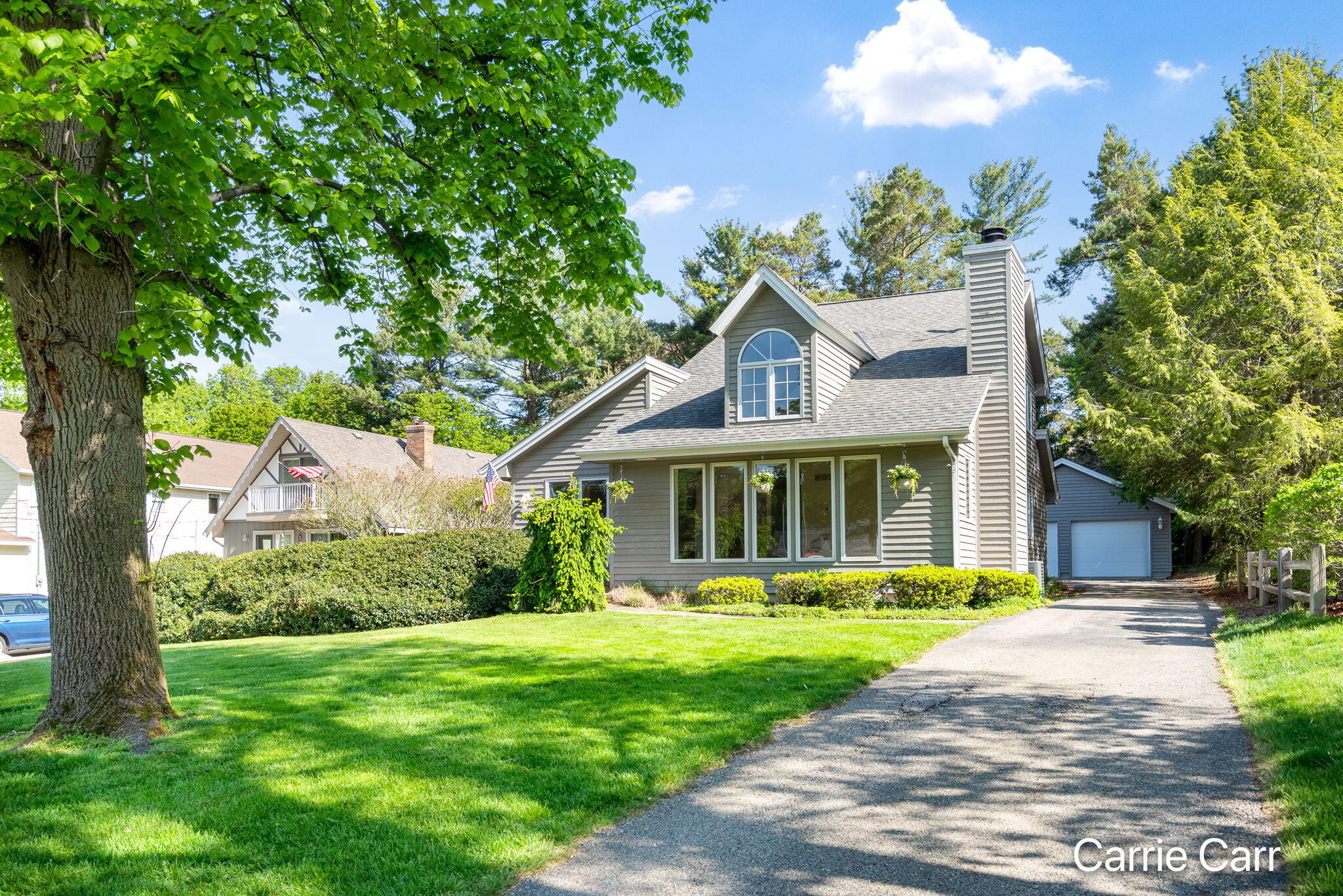 2421 N Idlewood Holland MI 49424