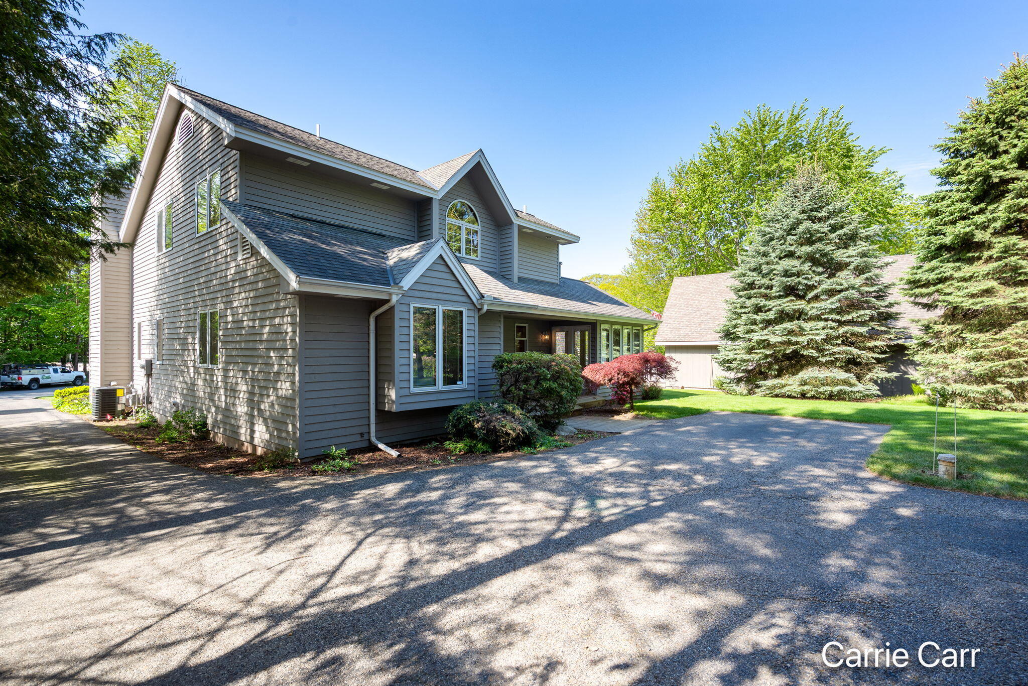 2421 N Idlewood Holland MI 49424