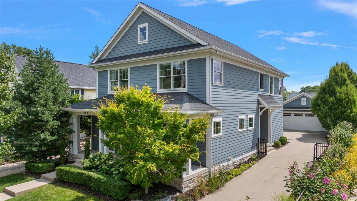 548 Lovett Avenue SE East Grand Rapids MI 49506