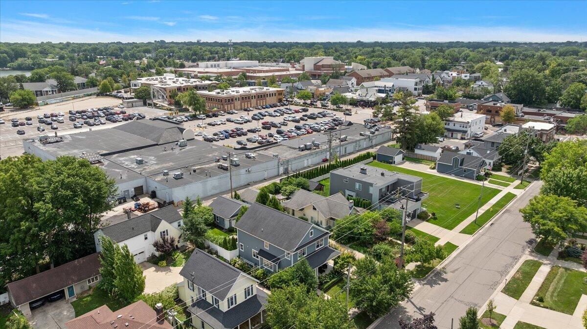 548 Lovett Avenue SE East Grand Rapids MI 49506