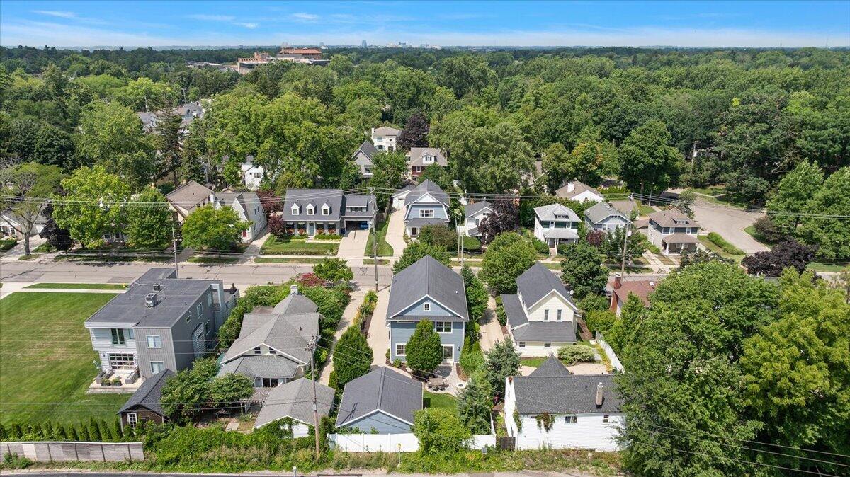 548 Lovett Avenue SE East Grand Rapids MI 49506