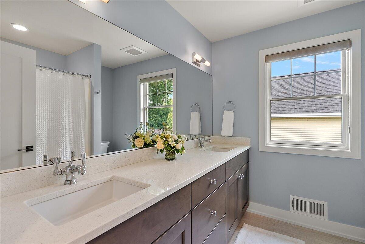 548 Lovett Avenue SE East Grand Rapids MI 49506