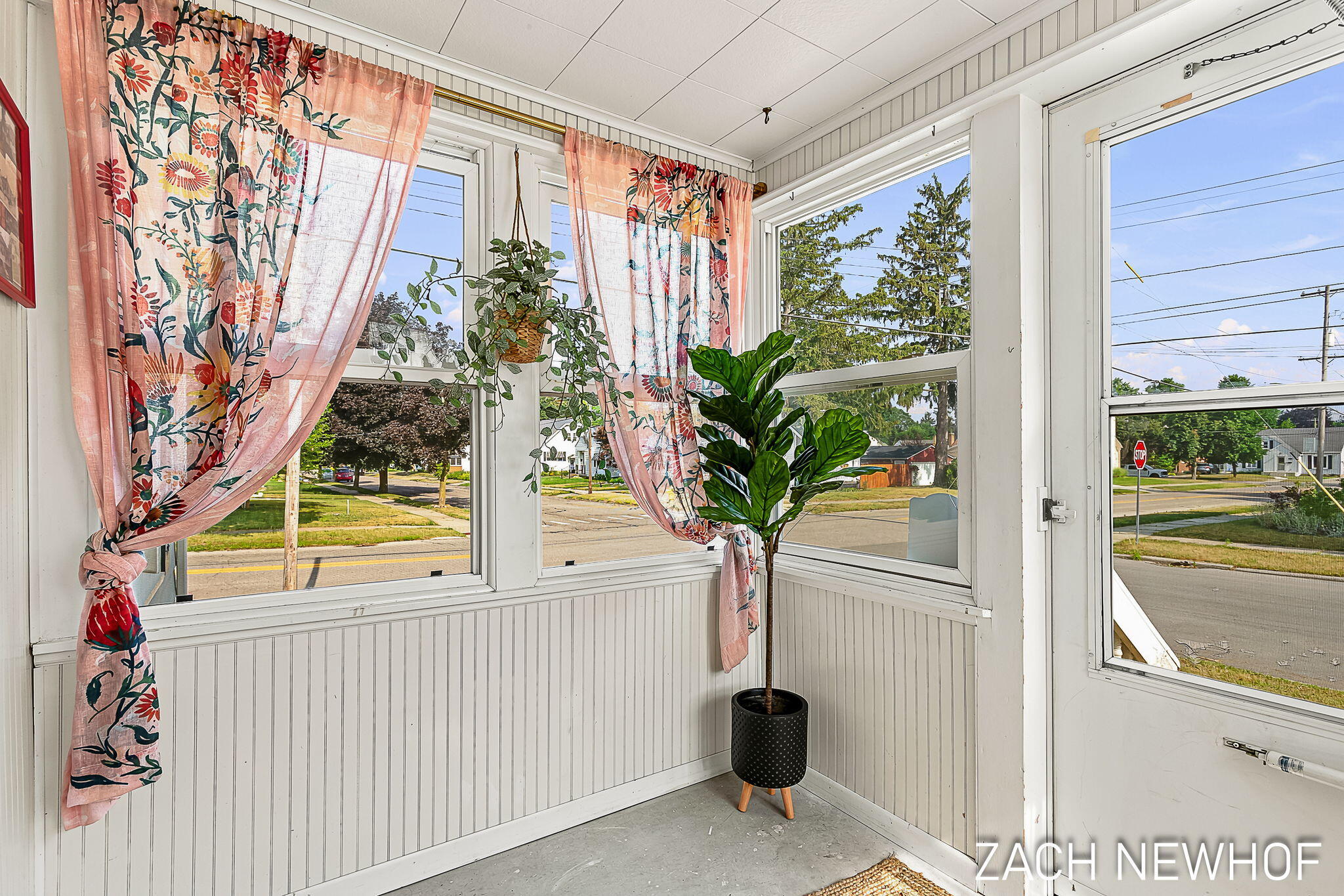 1000 Oaklawn Street NE Grand Rapids MI 49505