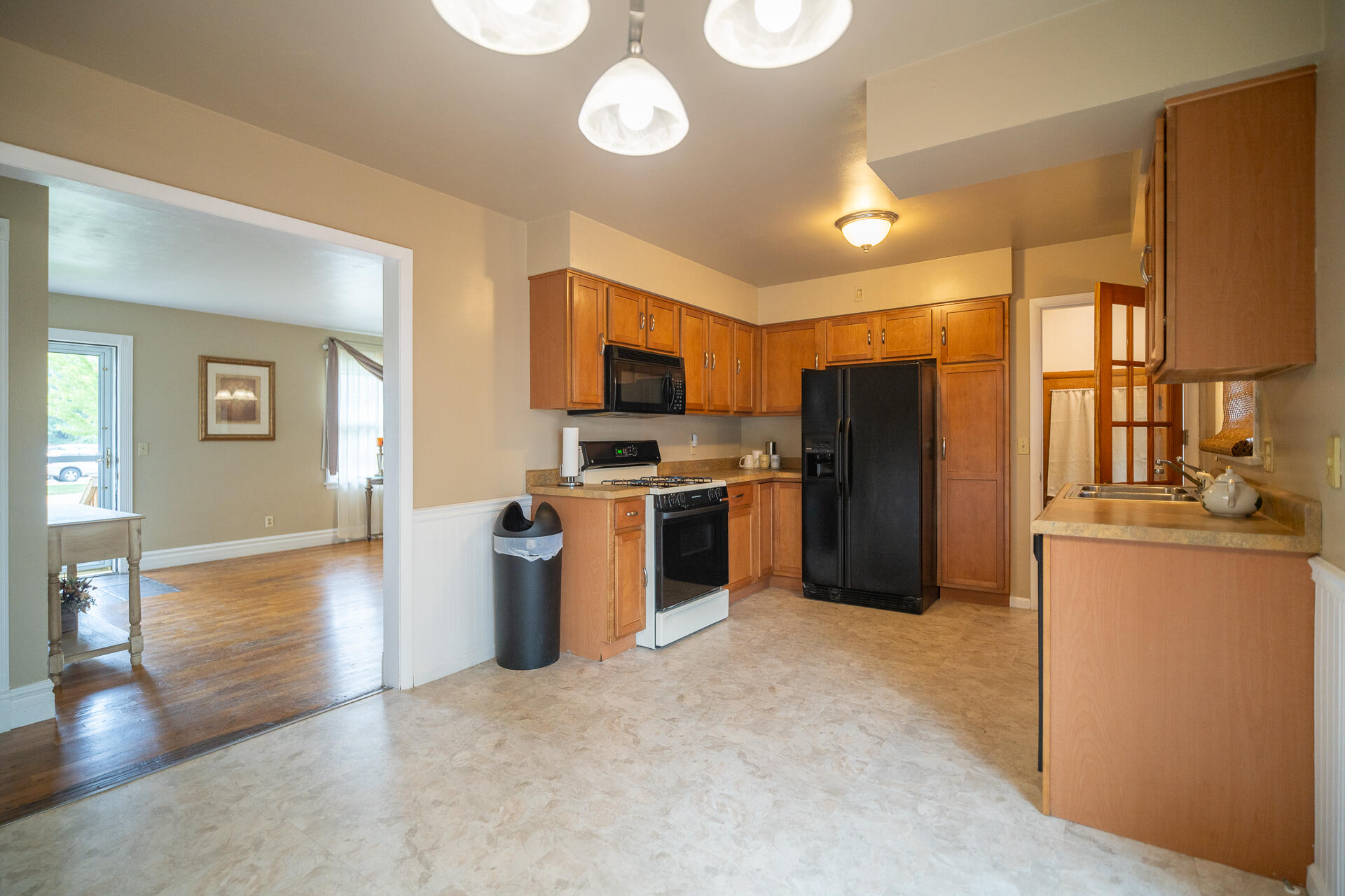 1355 W Broadway Avenue Muskegon MI 49441