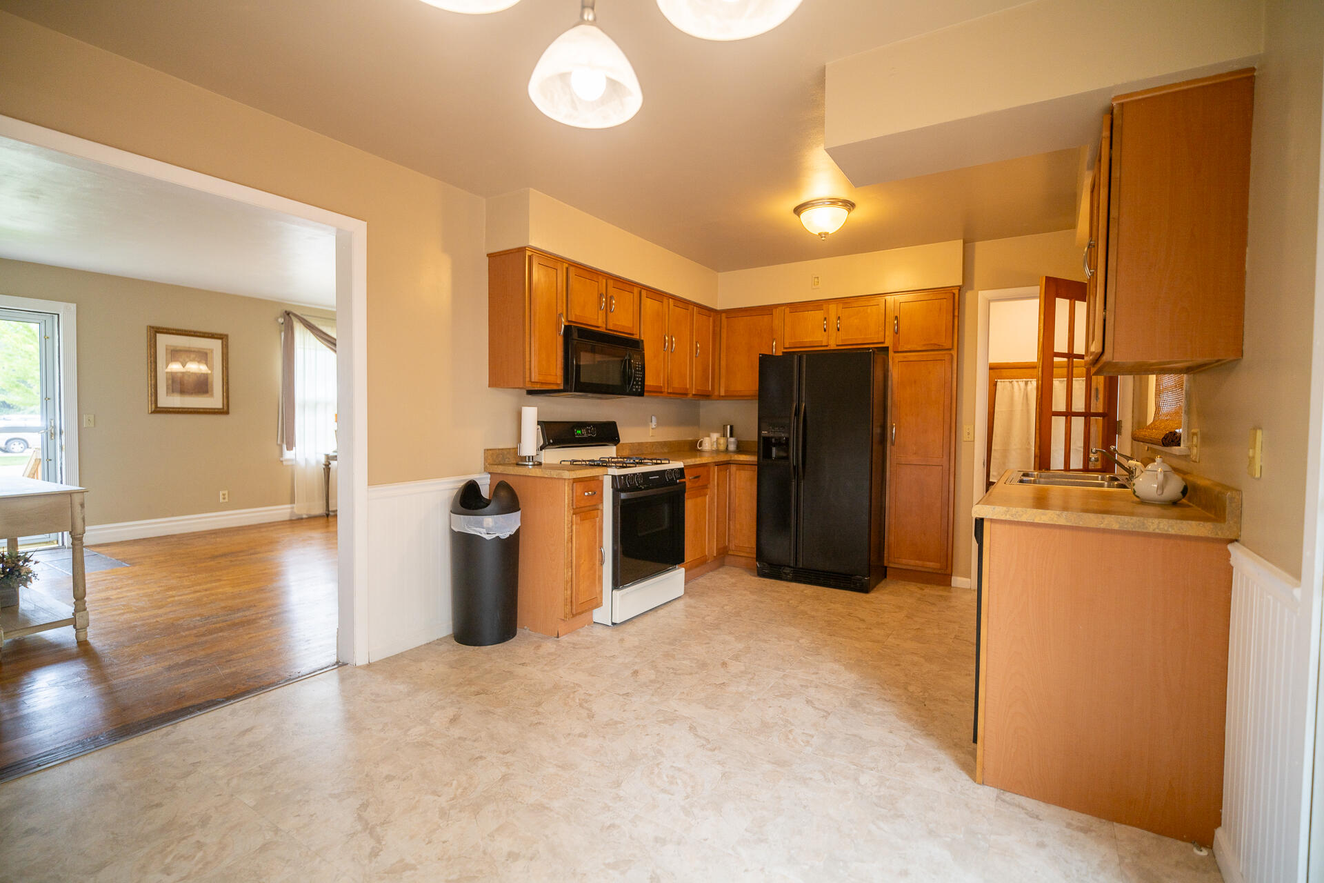 1355 W Broadway Avenue Muskegon MI 49441