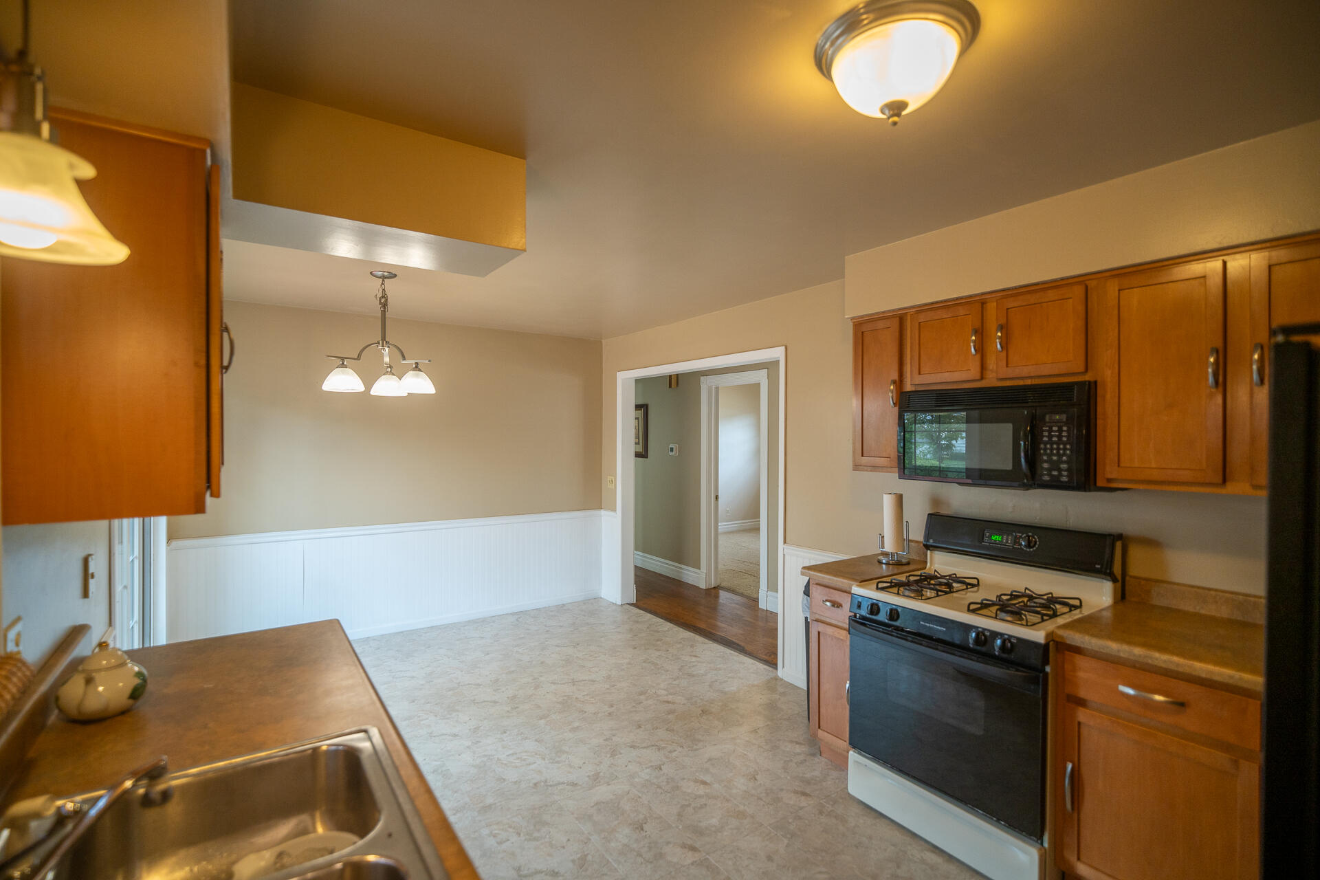 1355 W Broadway Avenue Muskegon MI 49441