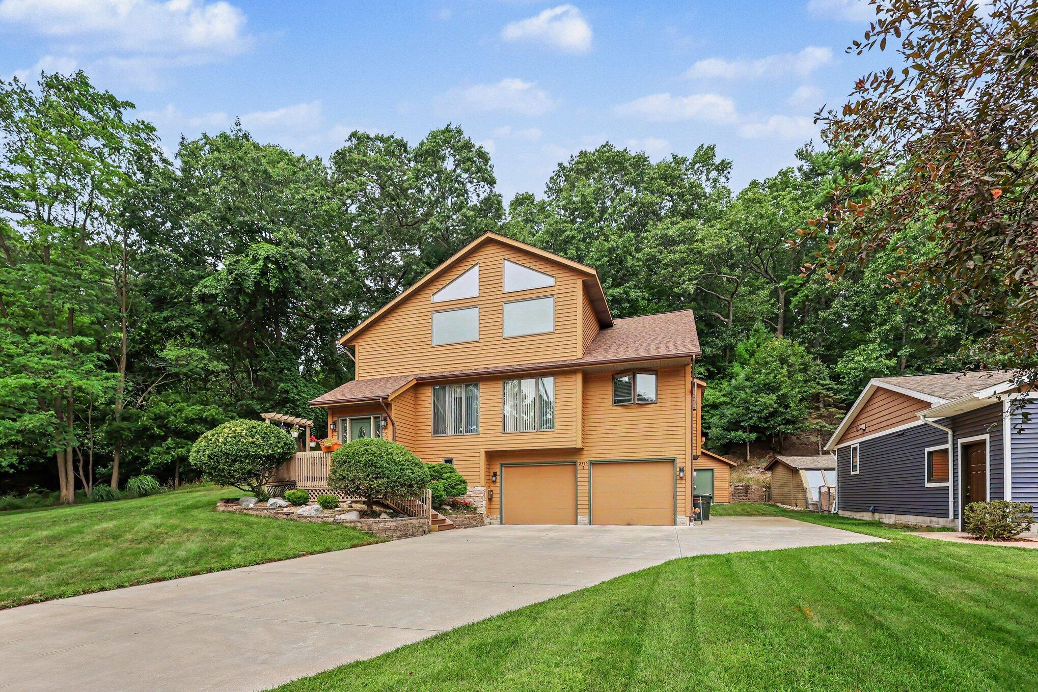 2335 Bluffton Avenue Muskegon MI 49441