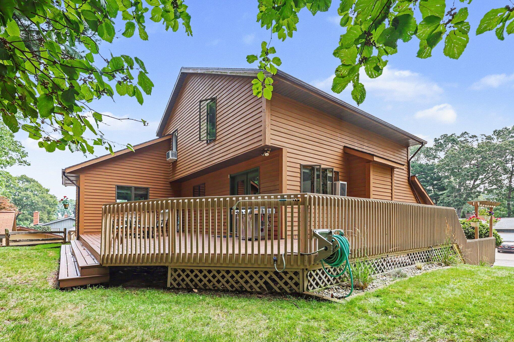 2335 Bluffton Avenue Muskegon MI 49441