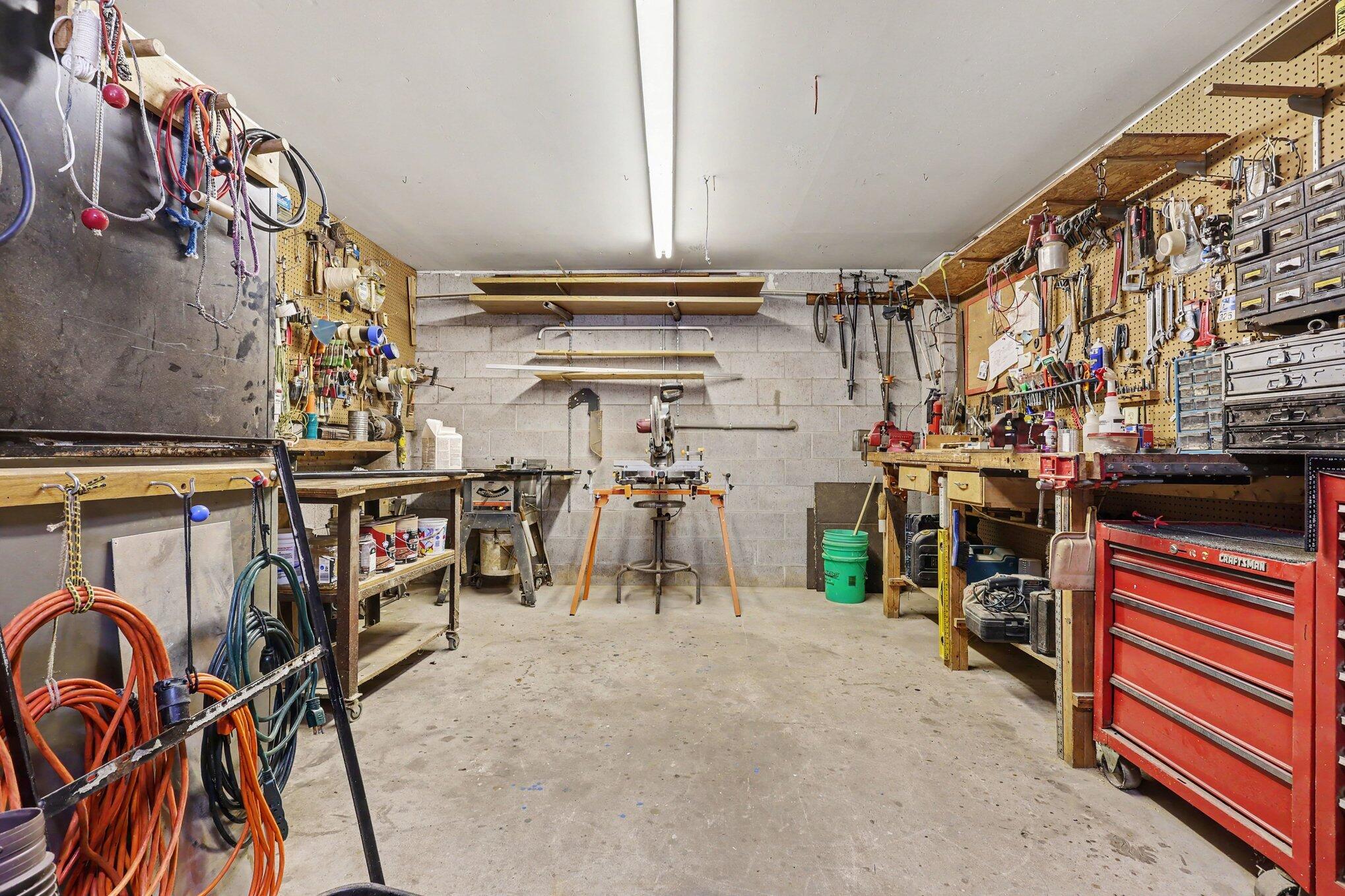 2335 Bluffton Avenue Muskegon MI 49441