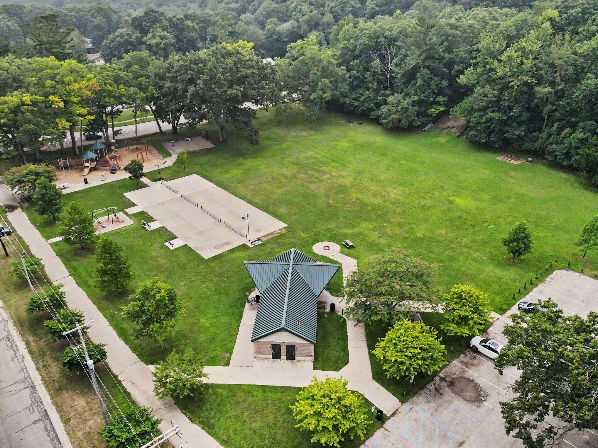 2335 Bluffton Avenue Muskegon MI 49441