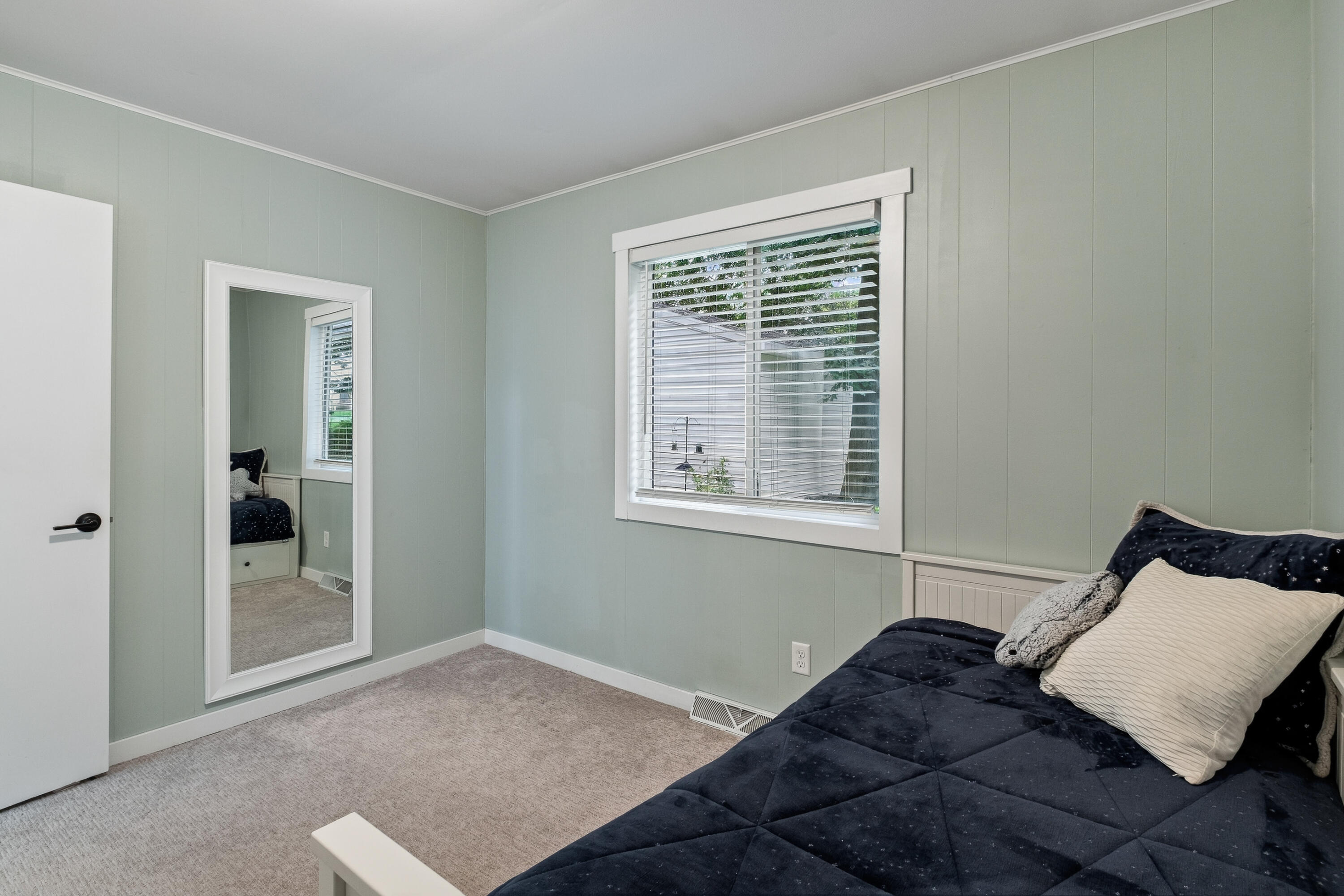 1340 Knapp Street NE Grand Rapids MI 49505