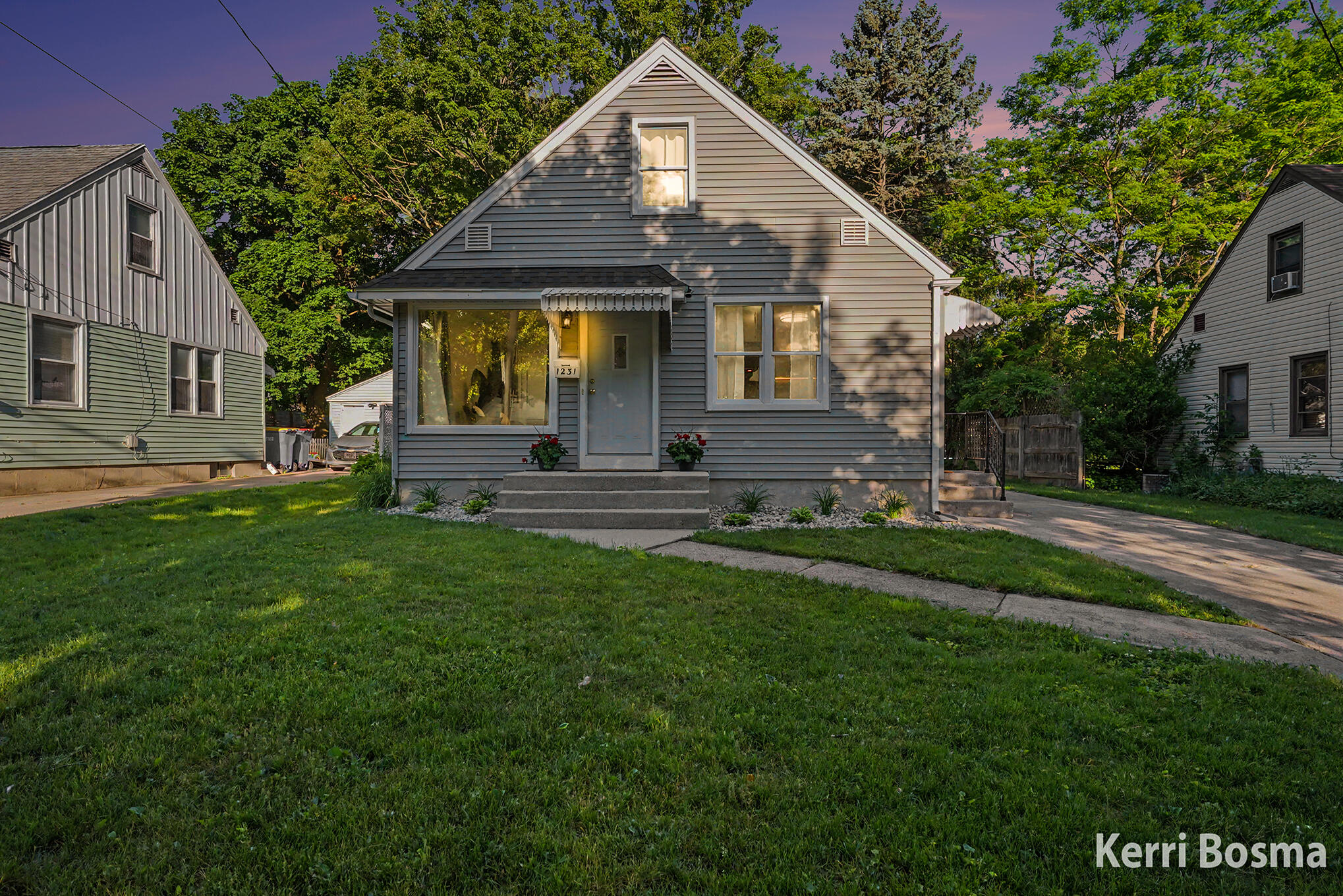 1231 Burke Avenue NE Grand Rapids MI 49505
