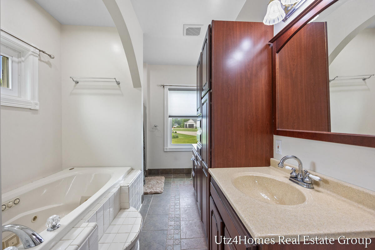 6625 Twin Springs Court NE Rockford MI 49341