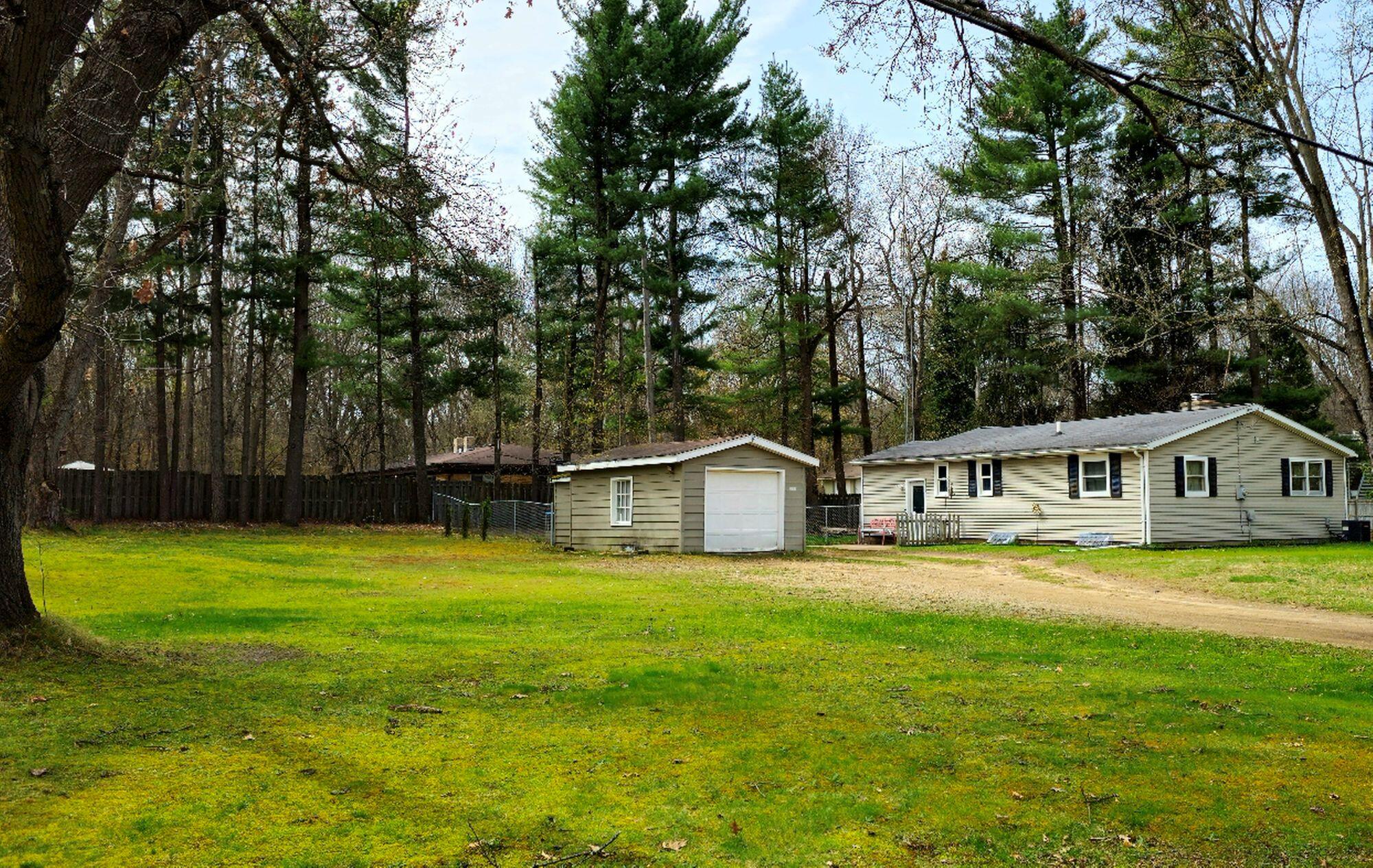 2427 Vanderbilt Avenue Portage MI 49024