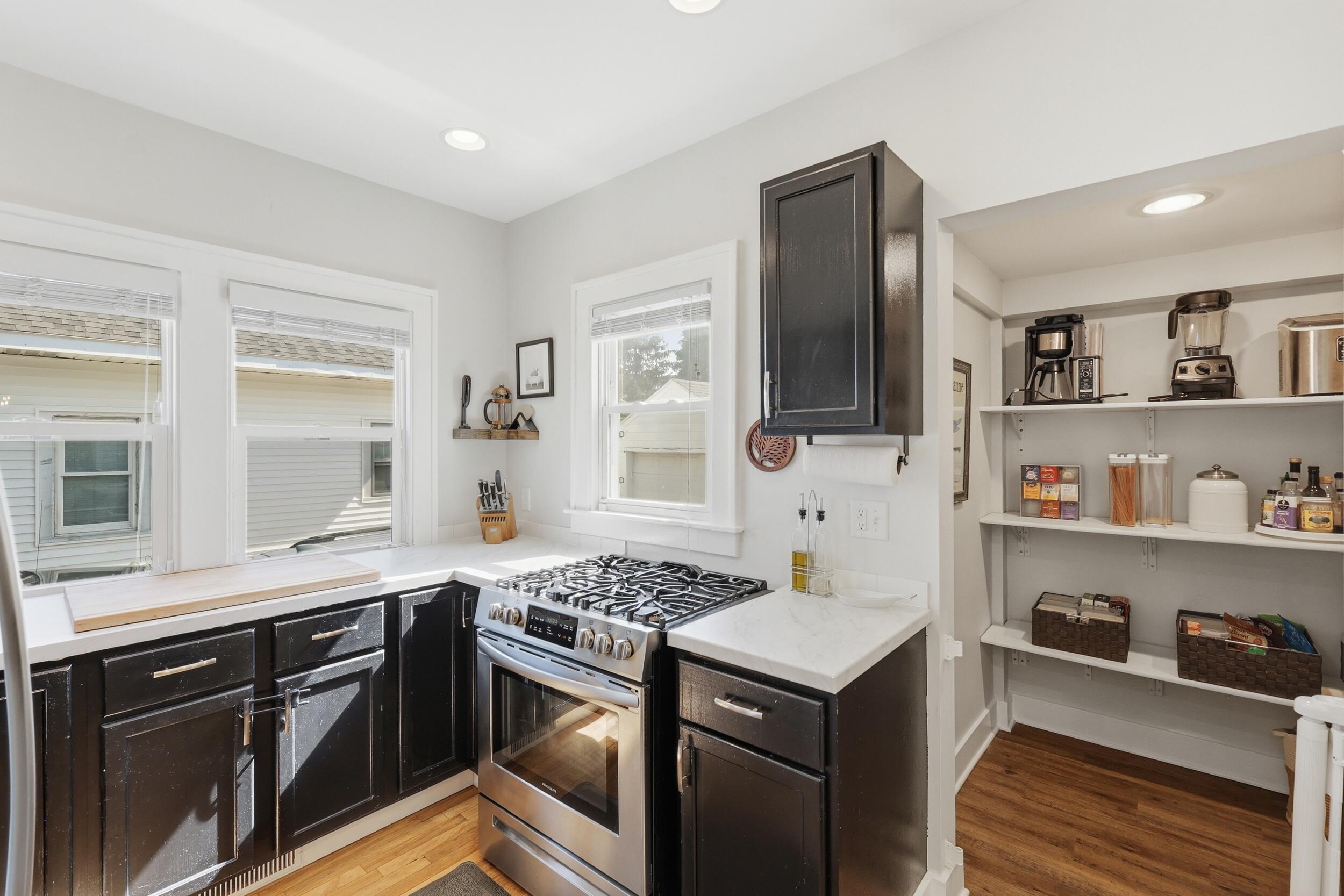1356 Emerald Avenue NE Grand Rapids MI 49505