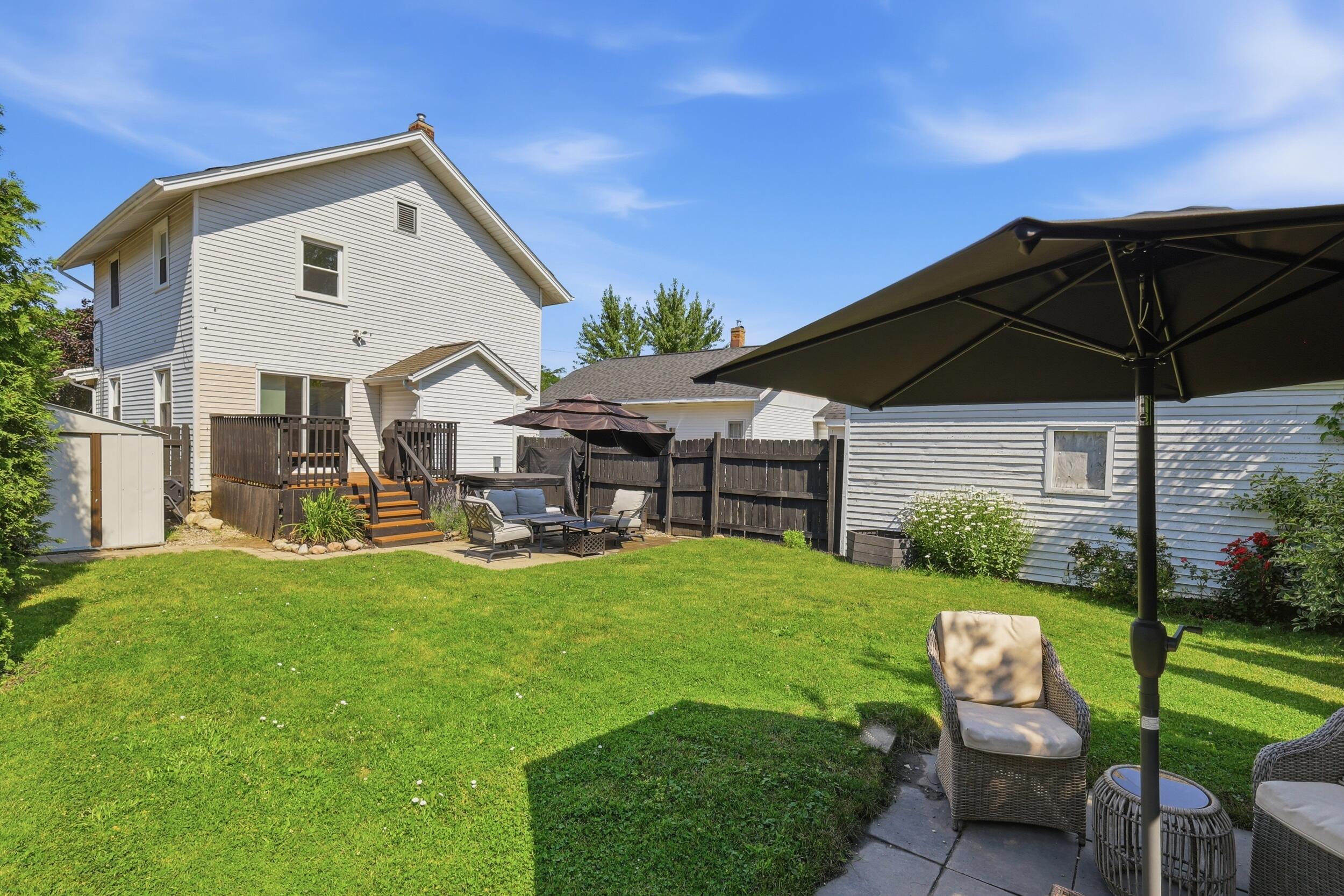 1356 Emerald Avenue NE Grand Rapids MI 49505